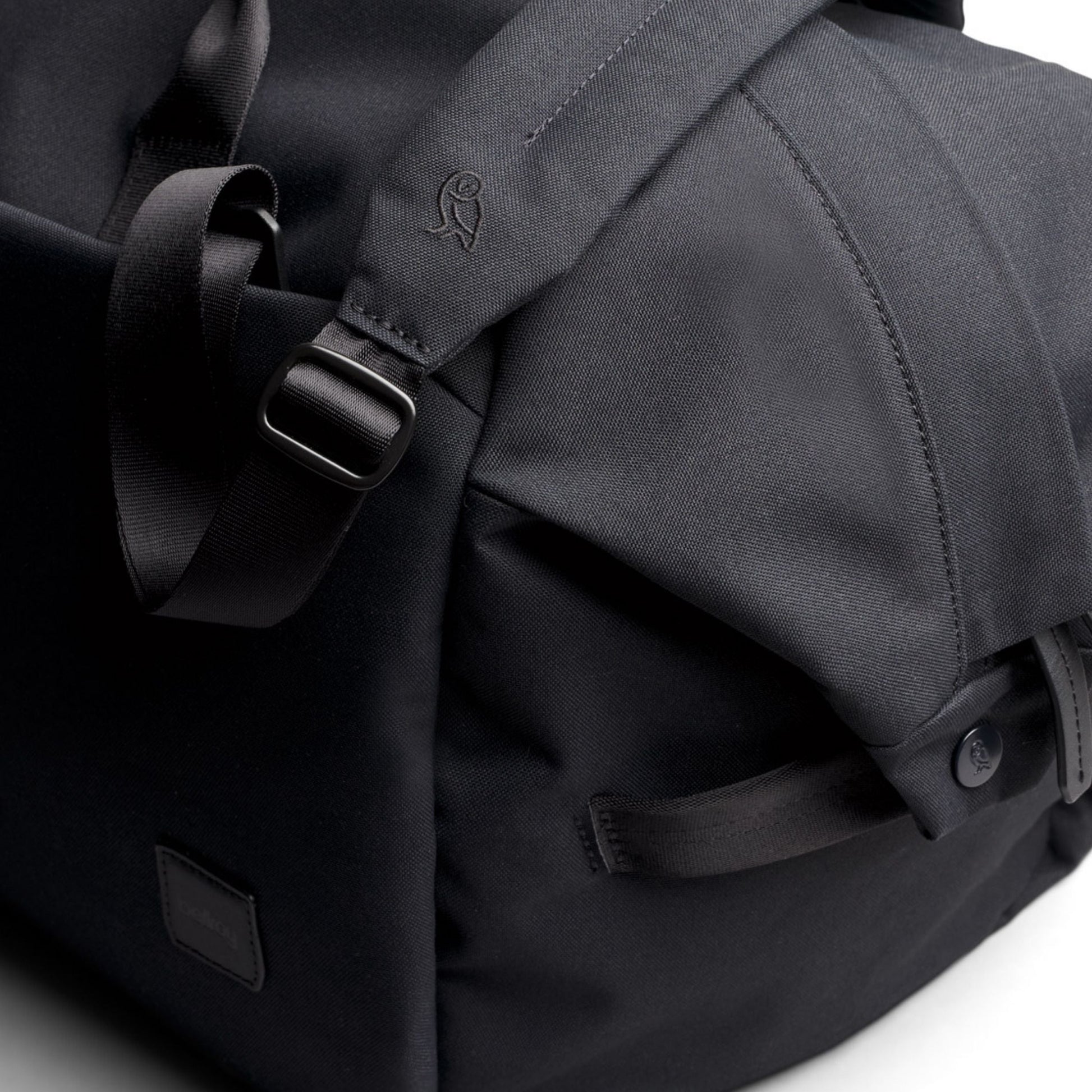 Bellroy Classic Duffel 35L in Black