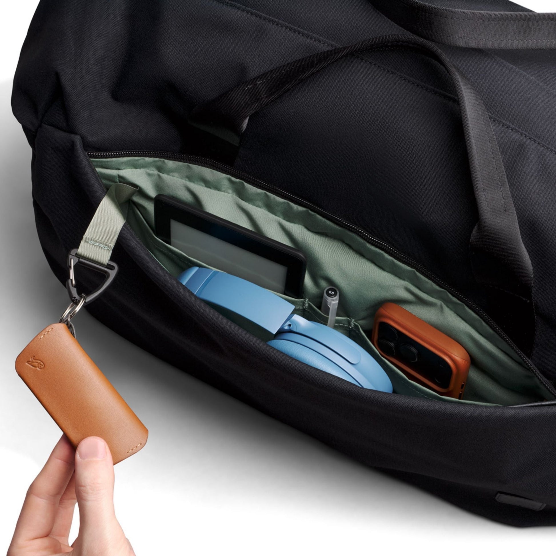 Bellroy Classic Duffel 45L in Black