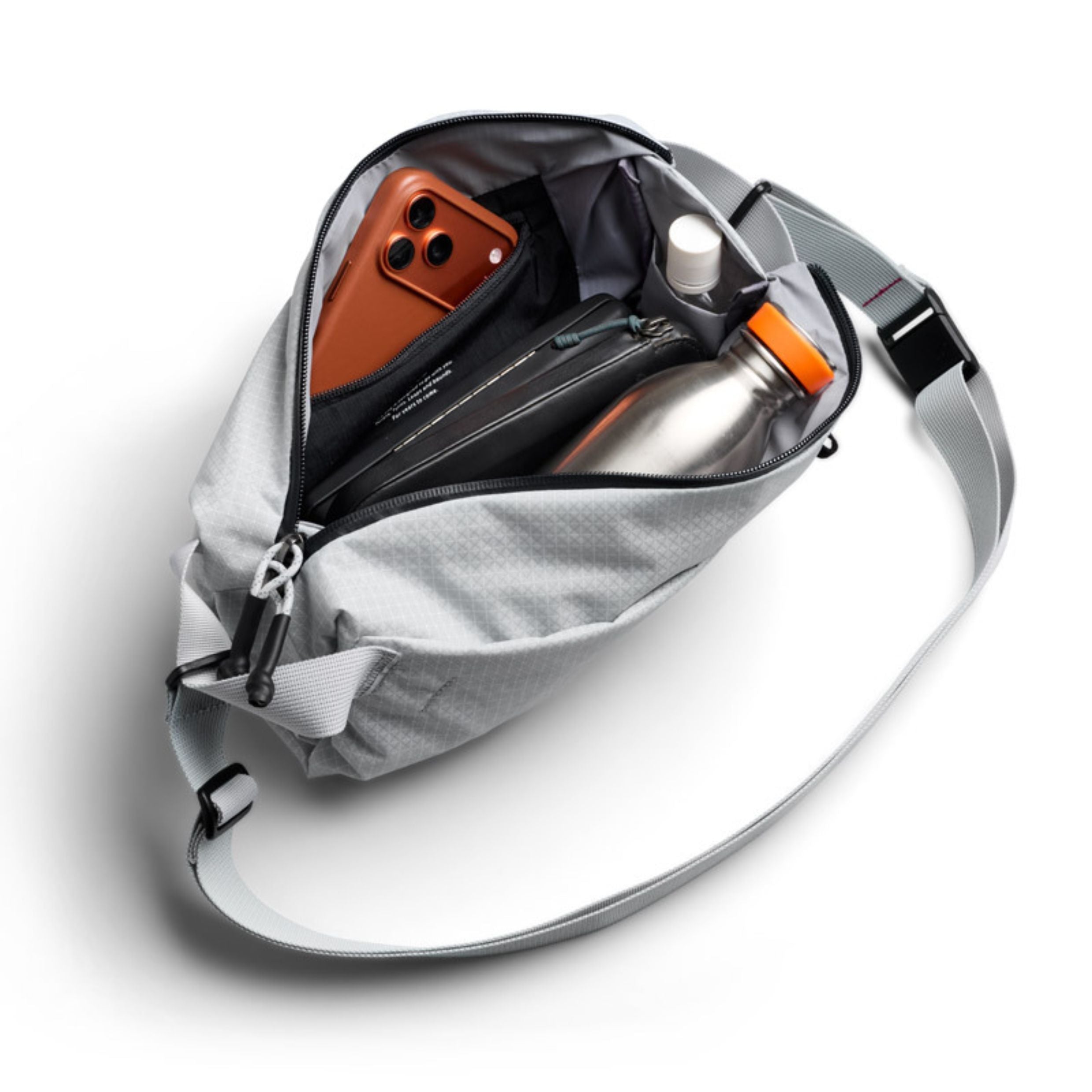 Bellroy Lite Sling in Fog