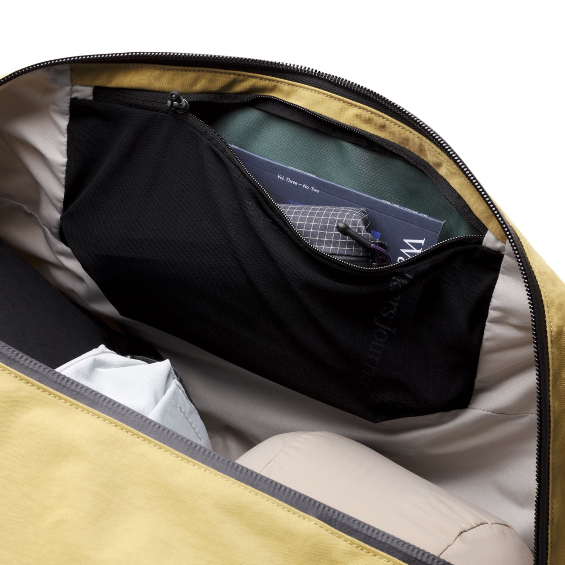 Bellroy Venture Ready Duffel 55L in Safari