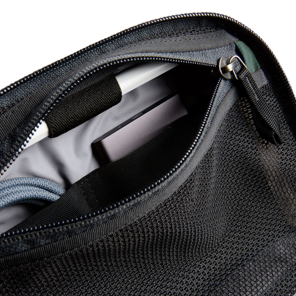 Bellroy Lite Tech Kit in Spruce