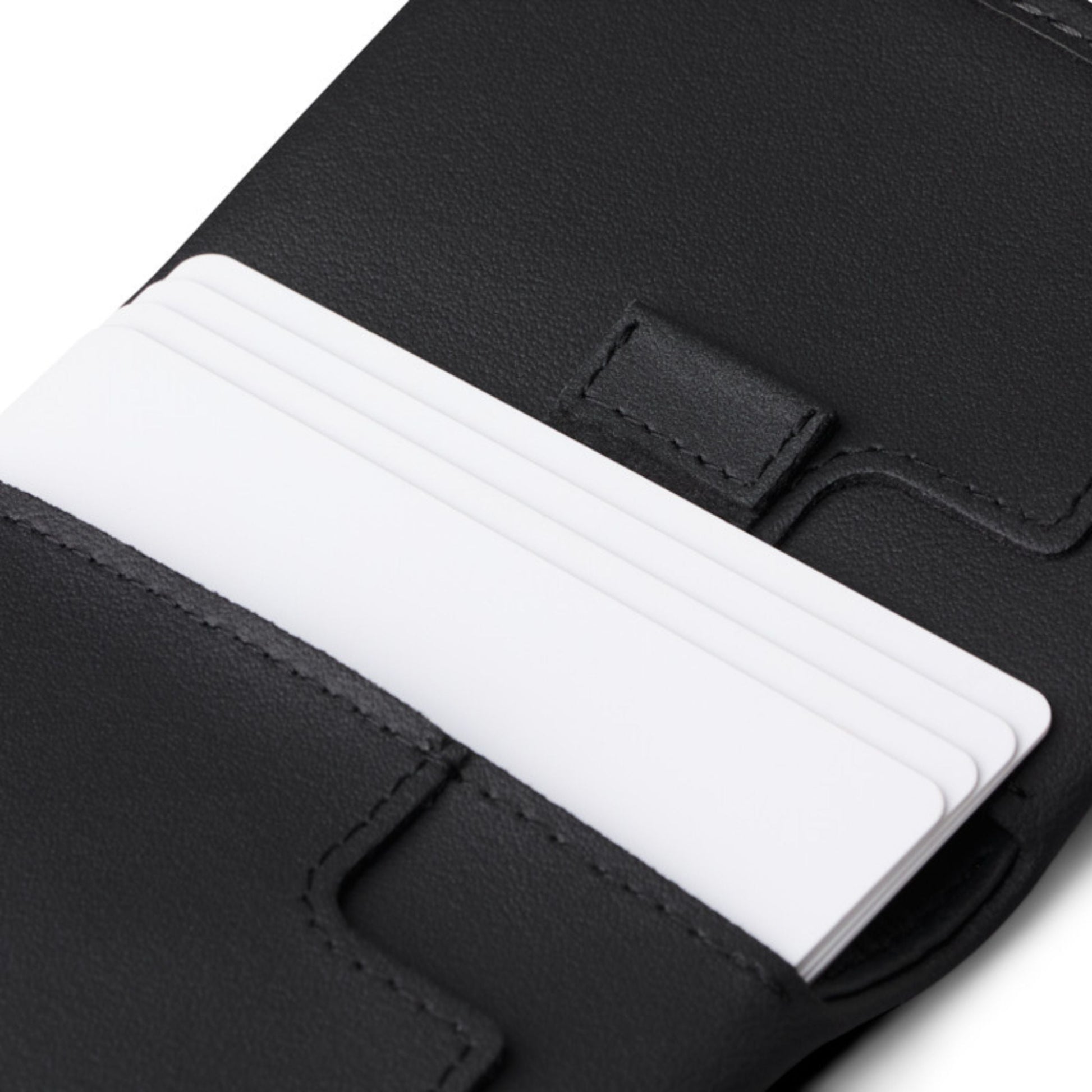 Bellroy Hide & Seek Lo in INNOVERA™ Black