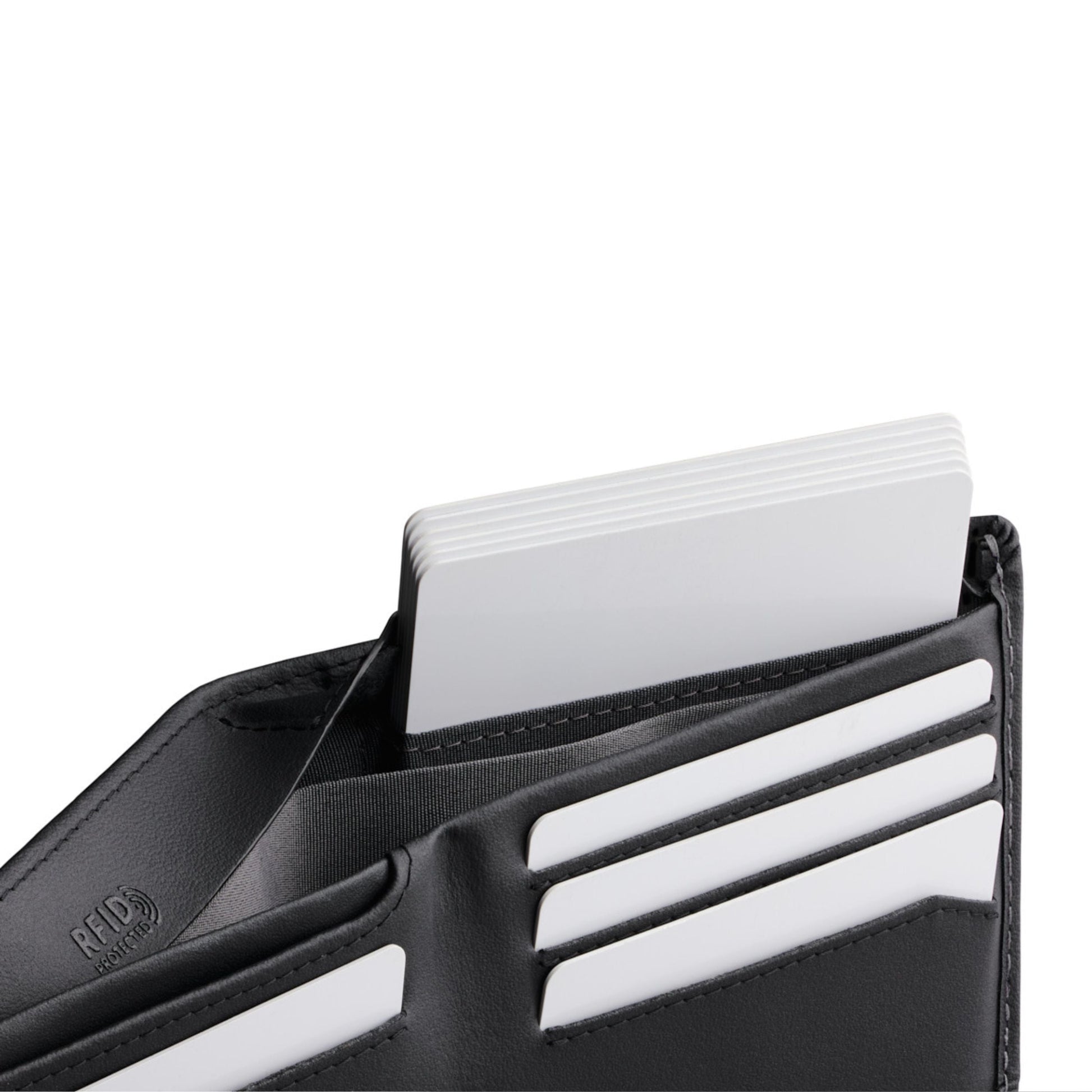 Bellroy Hide & Seek Hi in INNOVERA™ Black