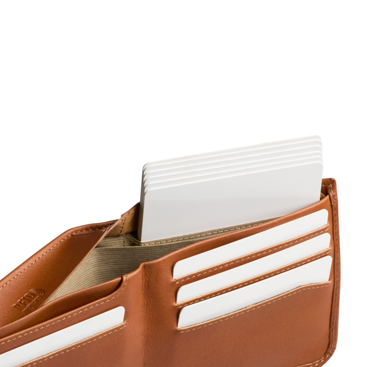 Bellroy Hide & Seek Hi in Tan