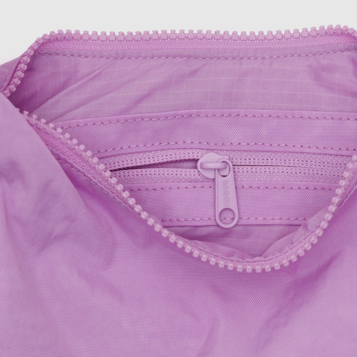 Baggu Small Nylon Crescent Bag in Peony
