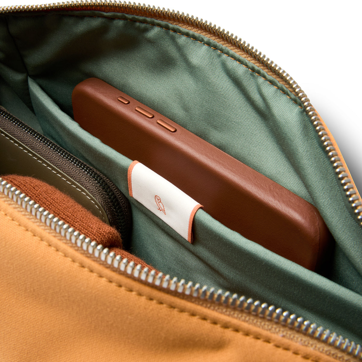 Bellroy Classic Sling 7L in Butterscotch