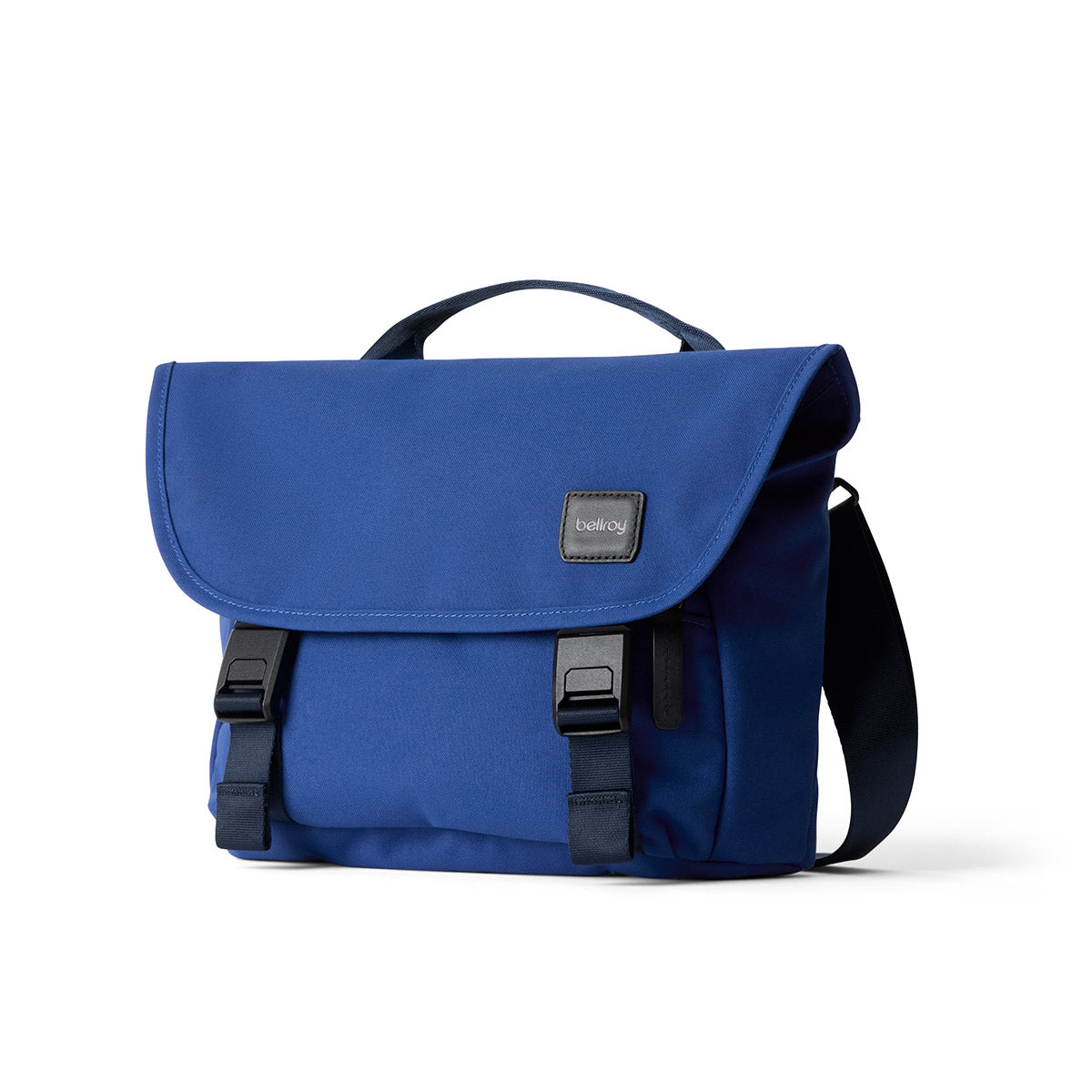 Bellroy Classic Messenger 6L in Indigo