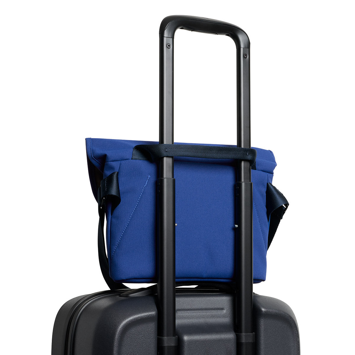 Bellroy Classic Messenger 6L in Indigo