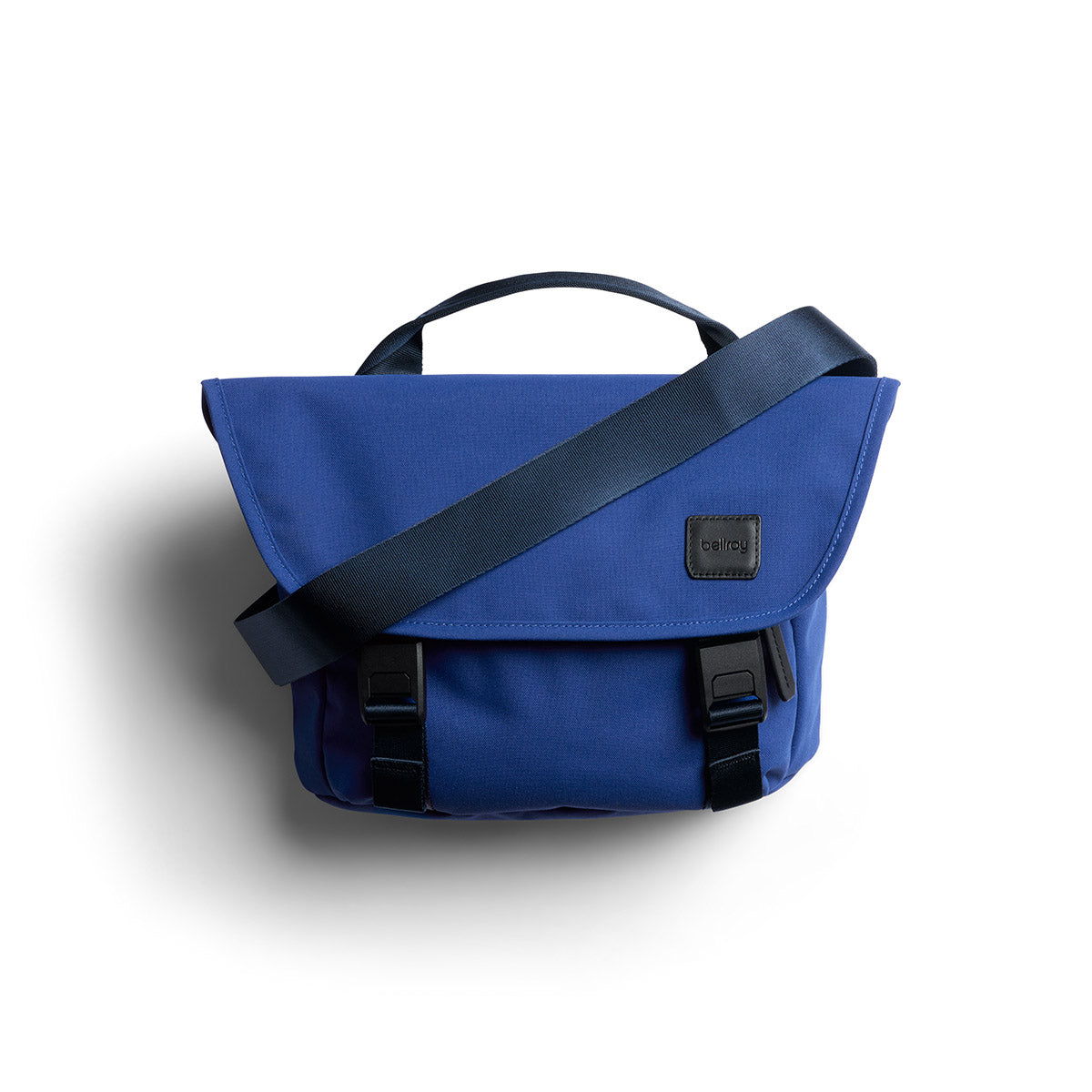 Bellroy Classic Messenger 6L in Indigo