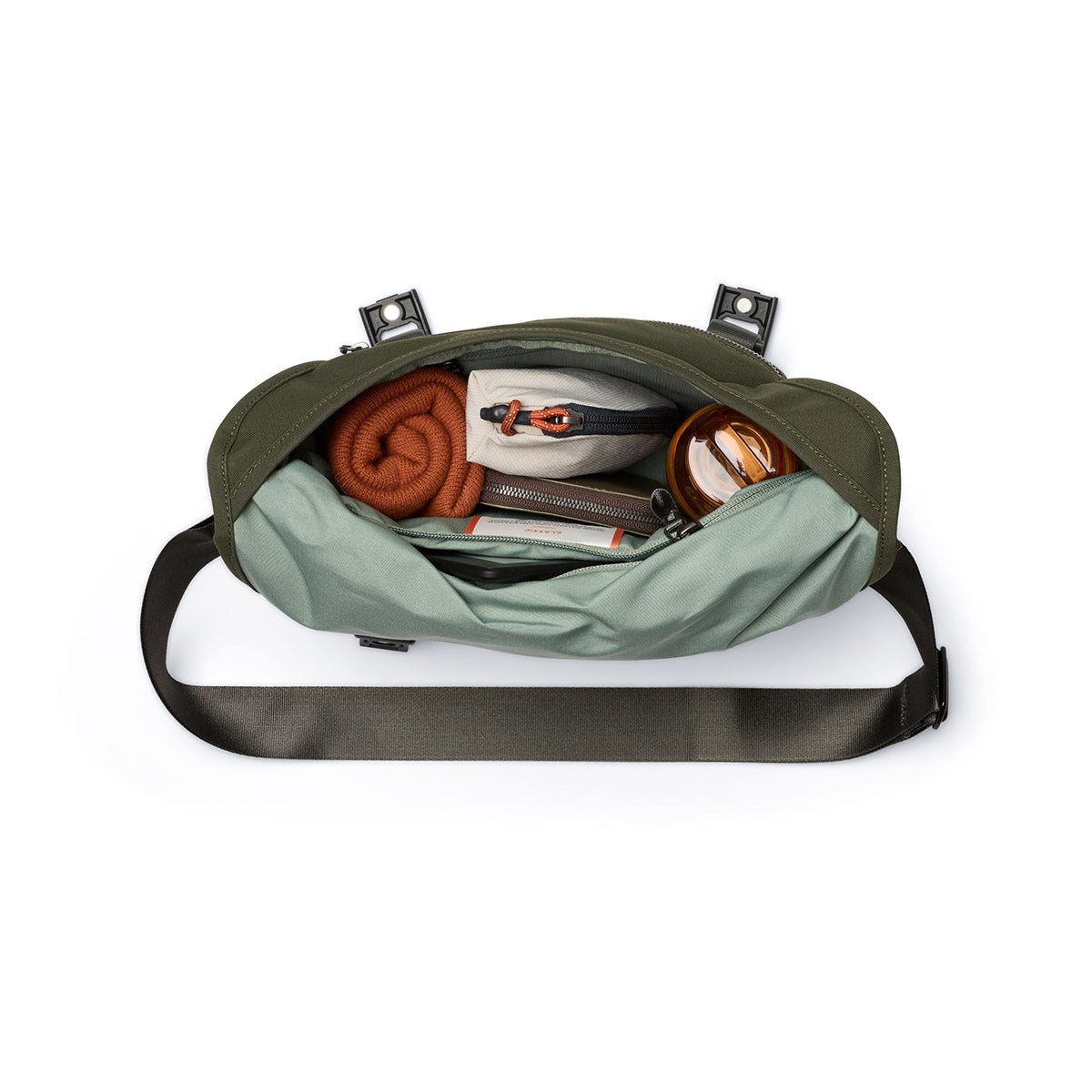 Bellroy Classic Messenger 6L in Olive