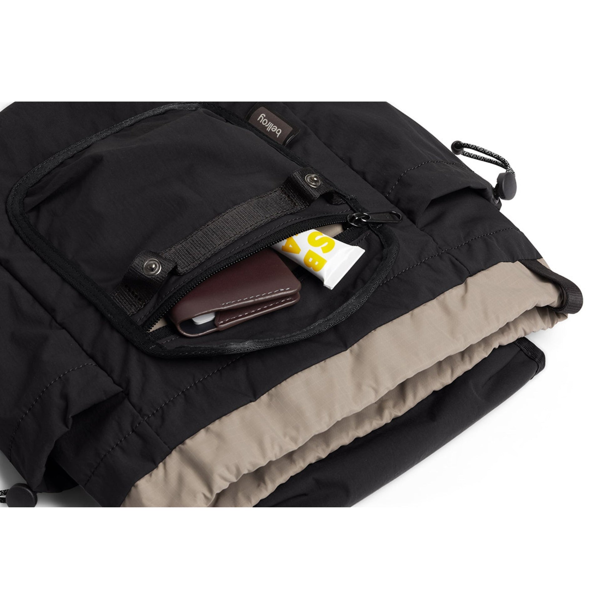 Bellroy Cinch Minipack in Black