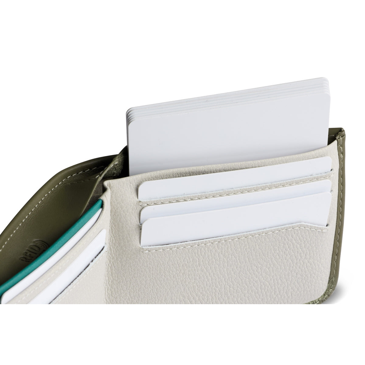 Bellroy Hide & Seek Lo in Willow