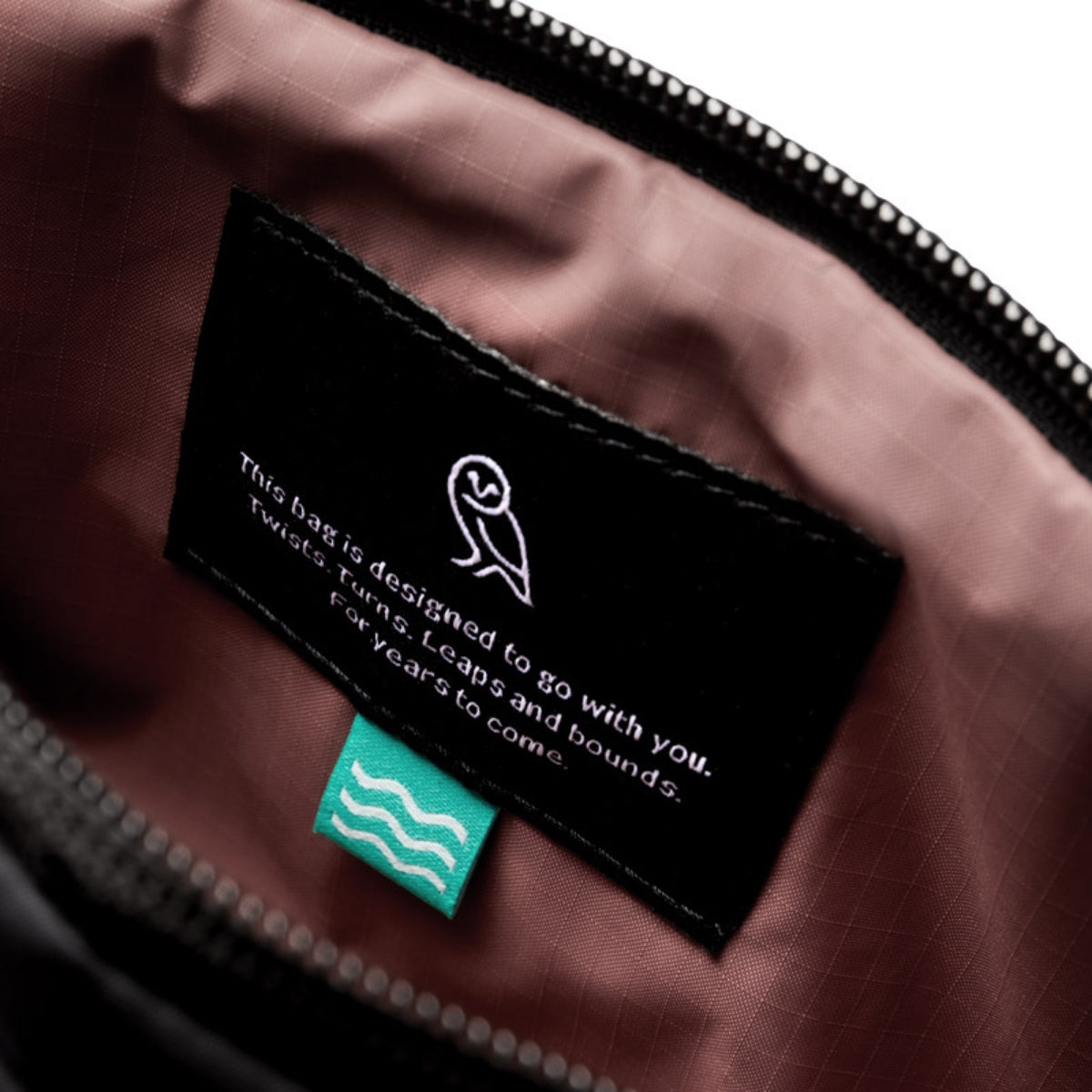 Bellroy Laneway Belt Bag in Ink