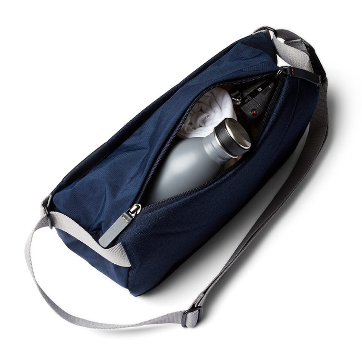 Bellroy Sling in Navy