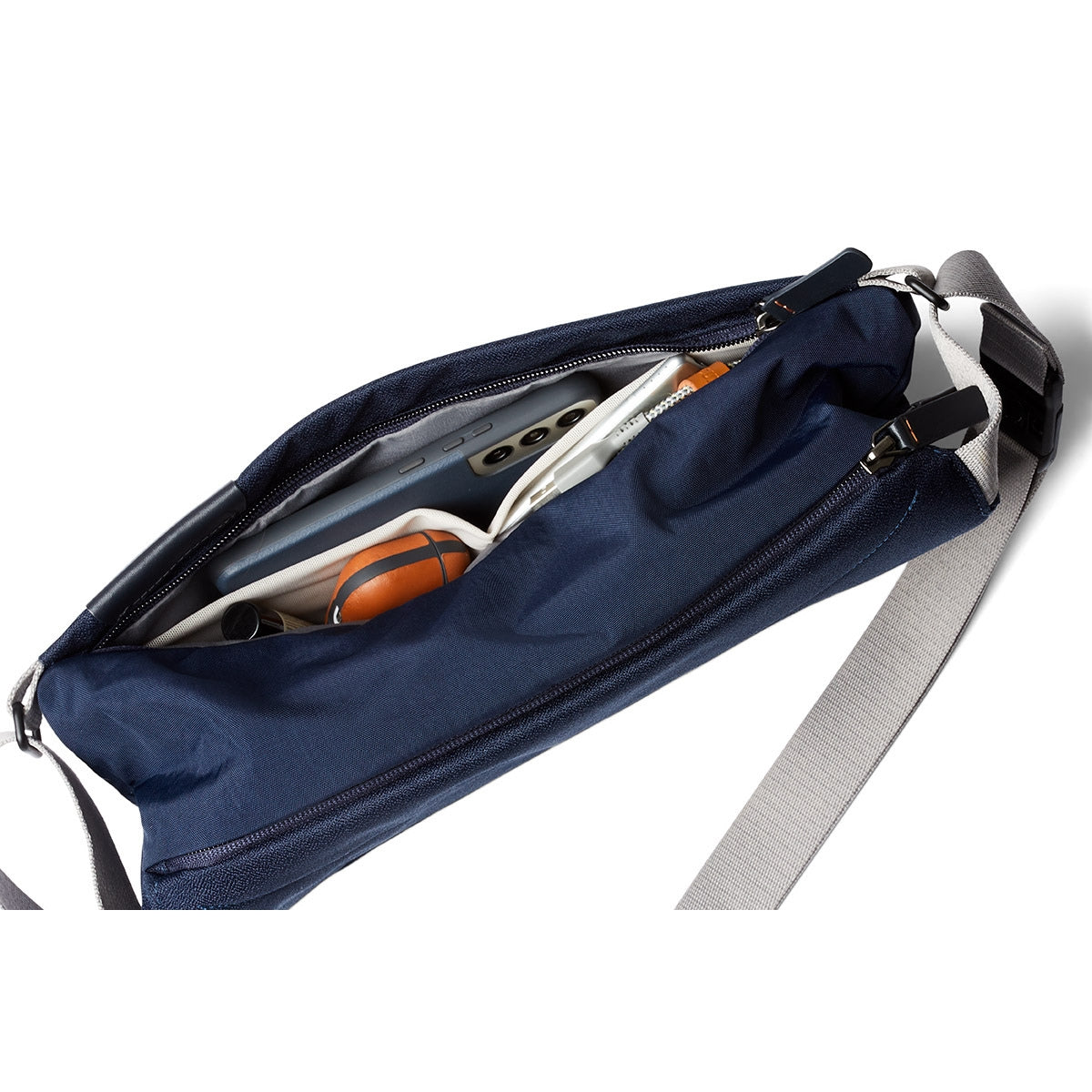Bellroy Sling in Navy