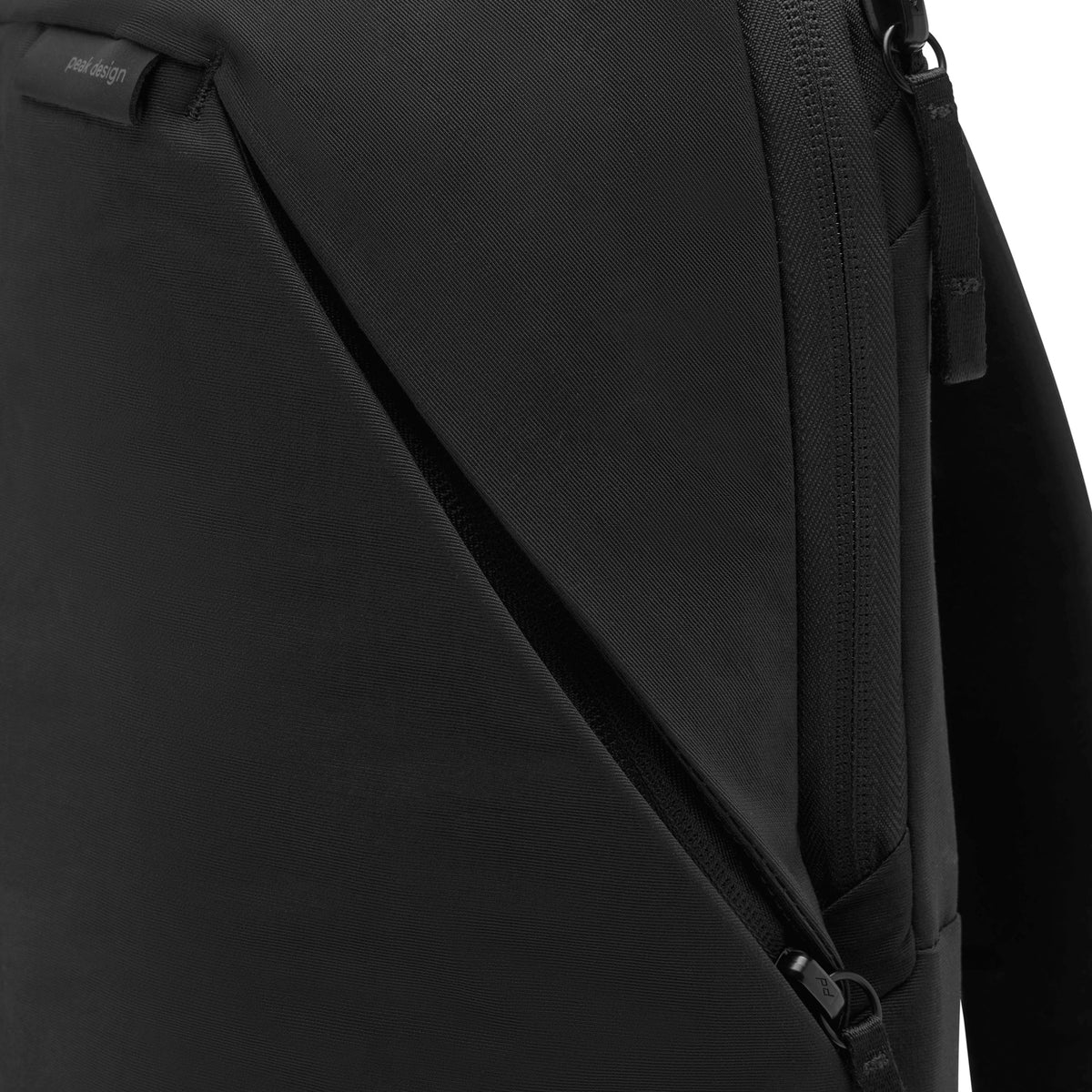 Peak Design City Backpack 15L in Black