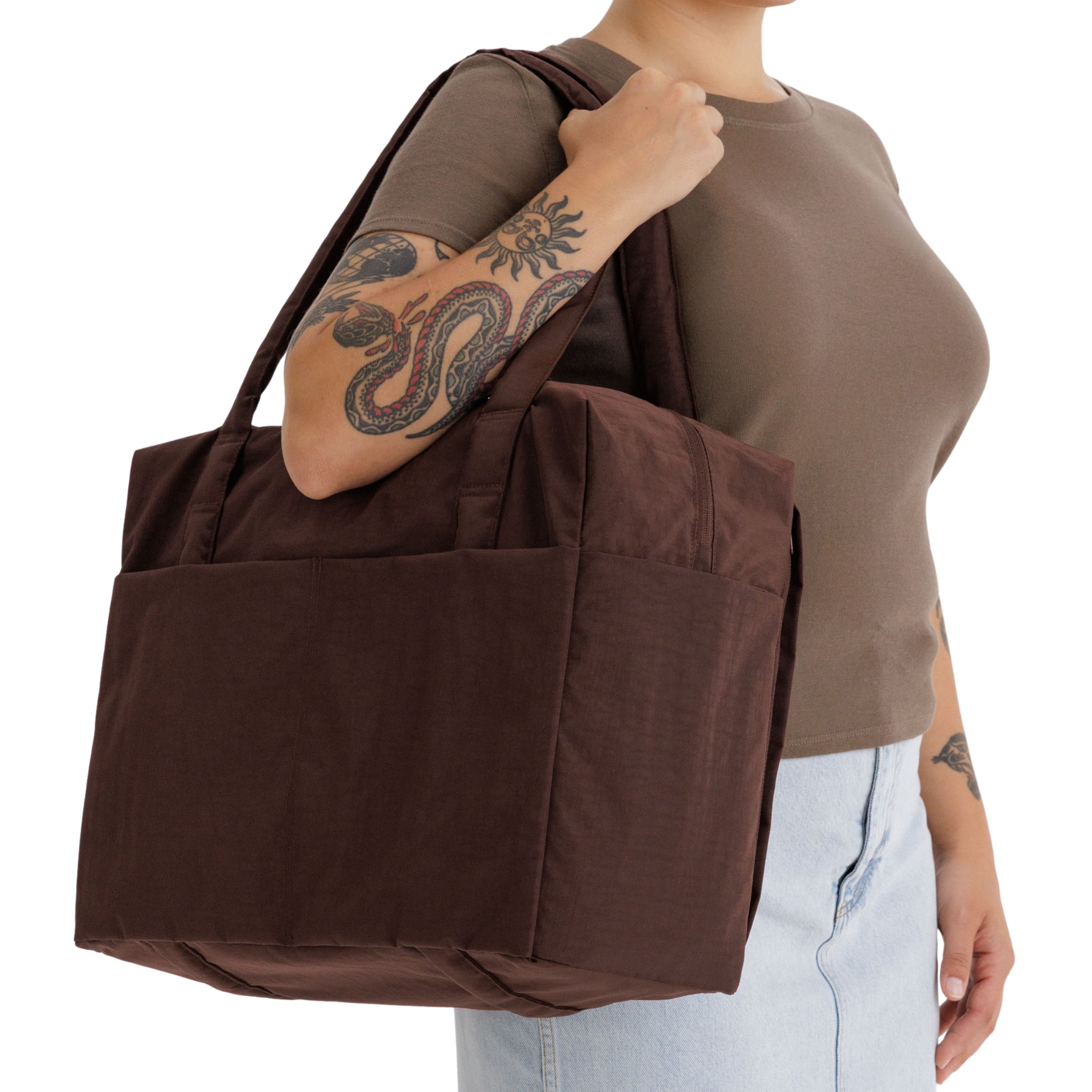 Baggu Cloud Carry-on in Coffee