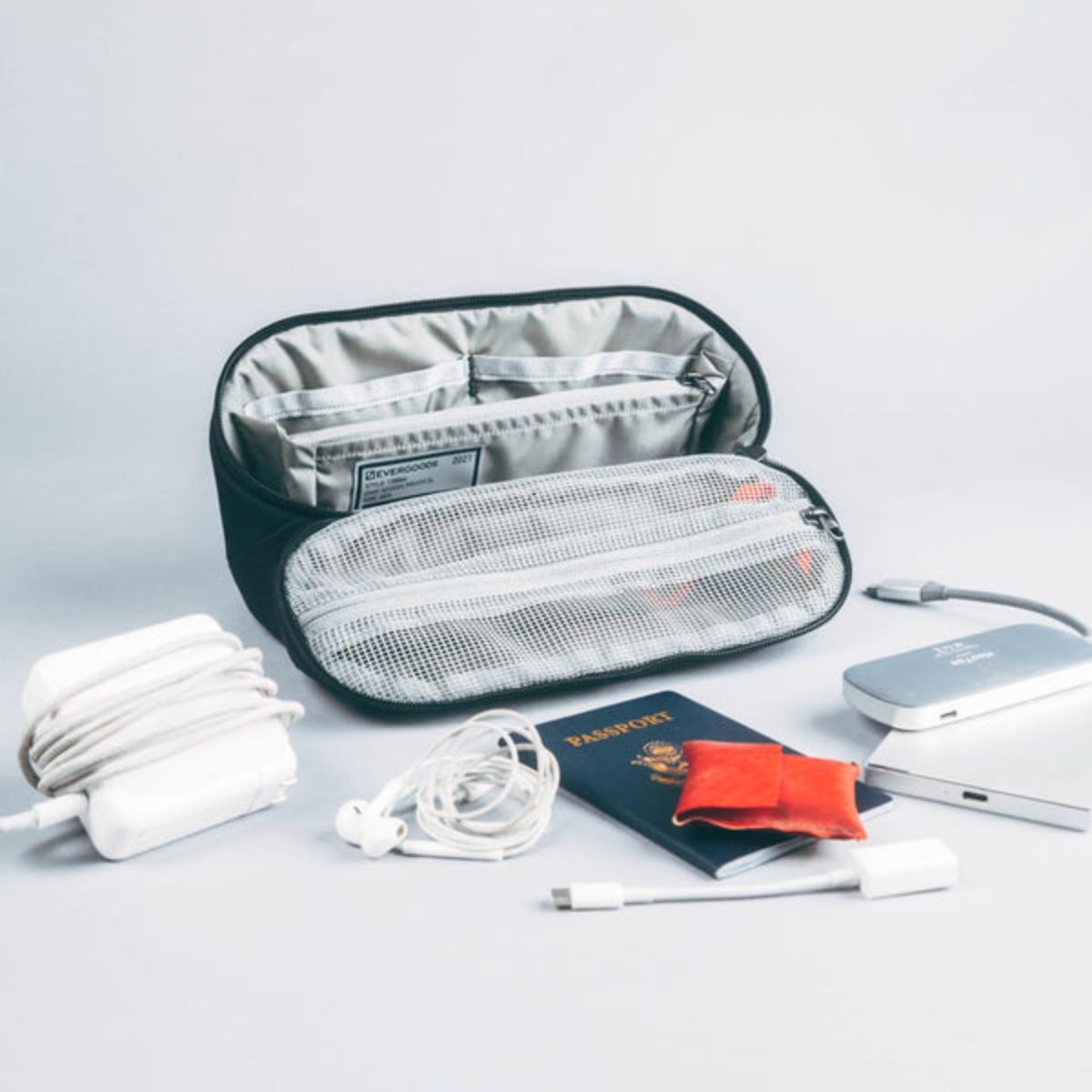 Evergoods Civic Access Pouch 2L in Solution Dyed Black