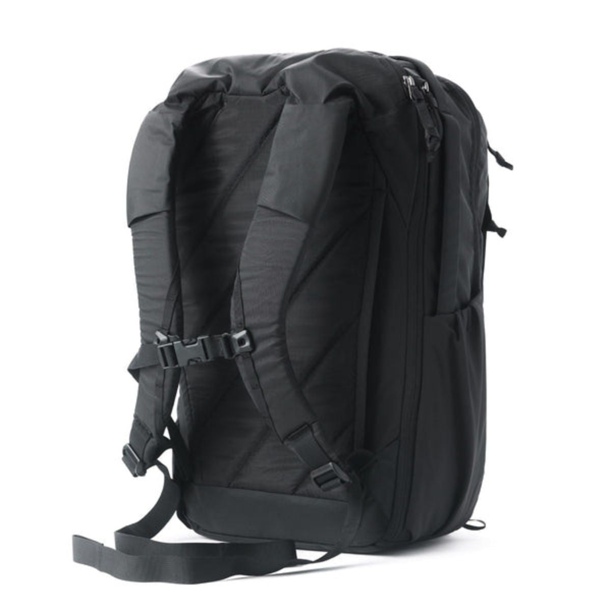 Evergoods Civic Travel Bag 26L in Solution Dyed Black