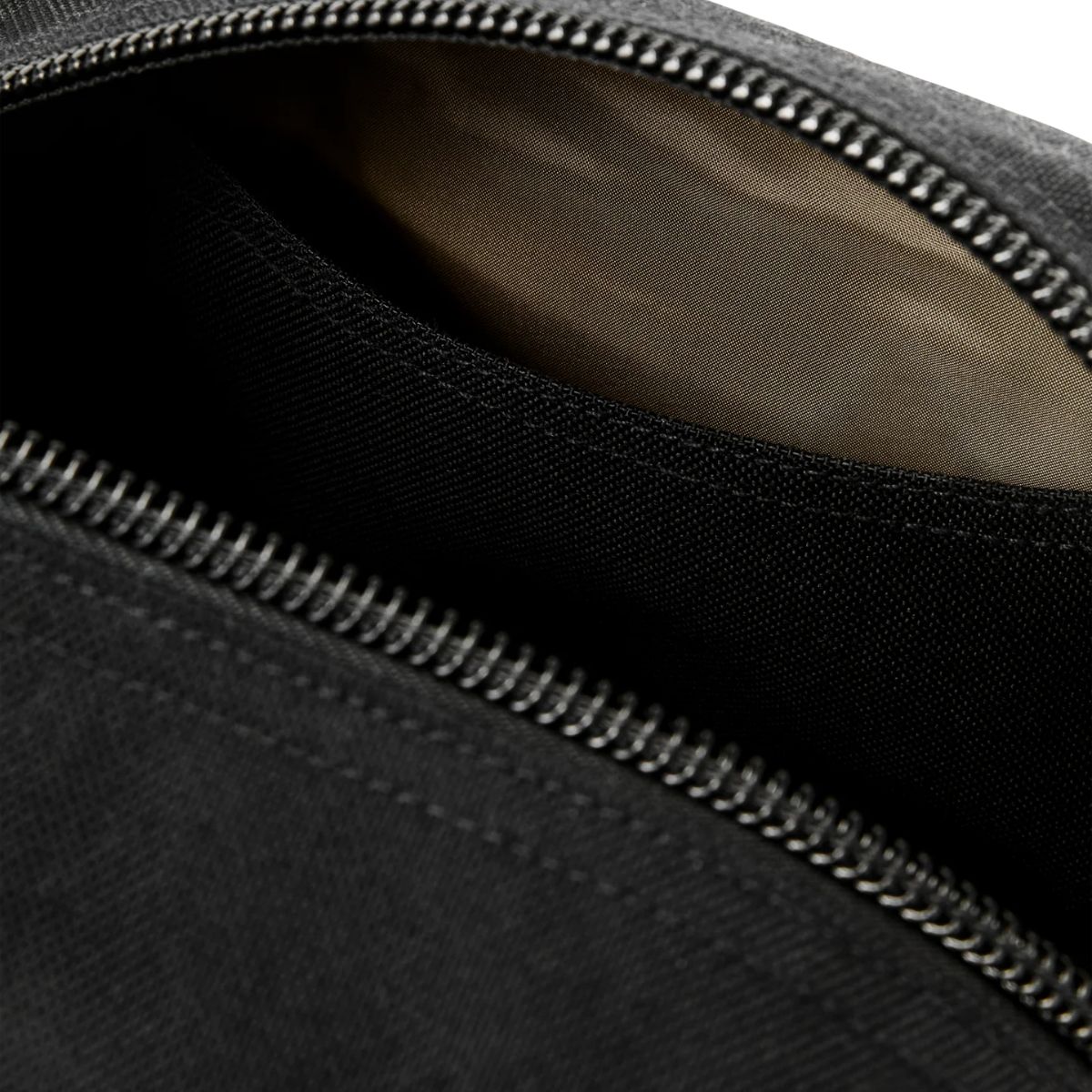 Filson Dryden Travel Pack in Black