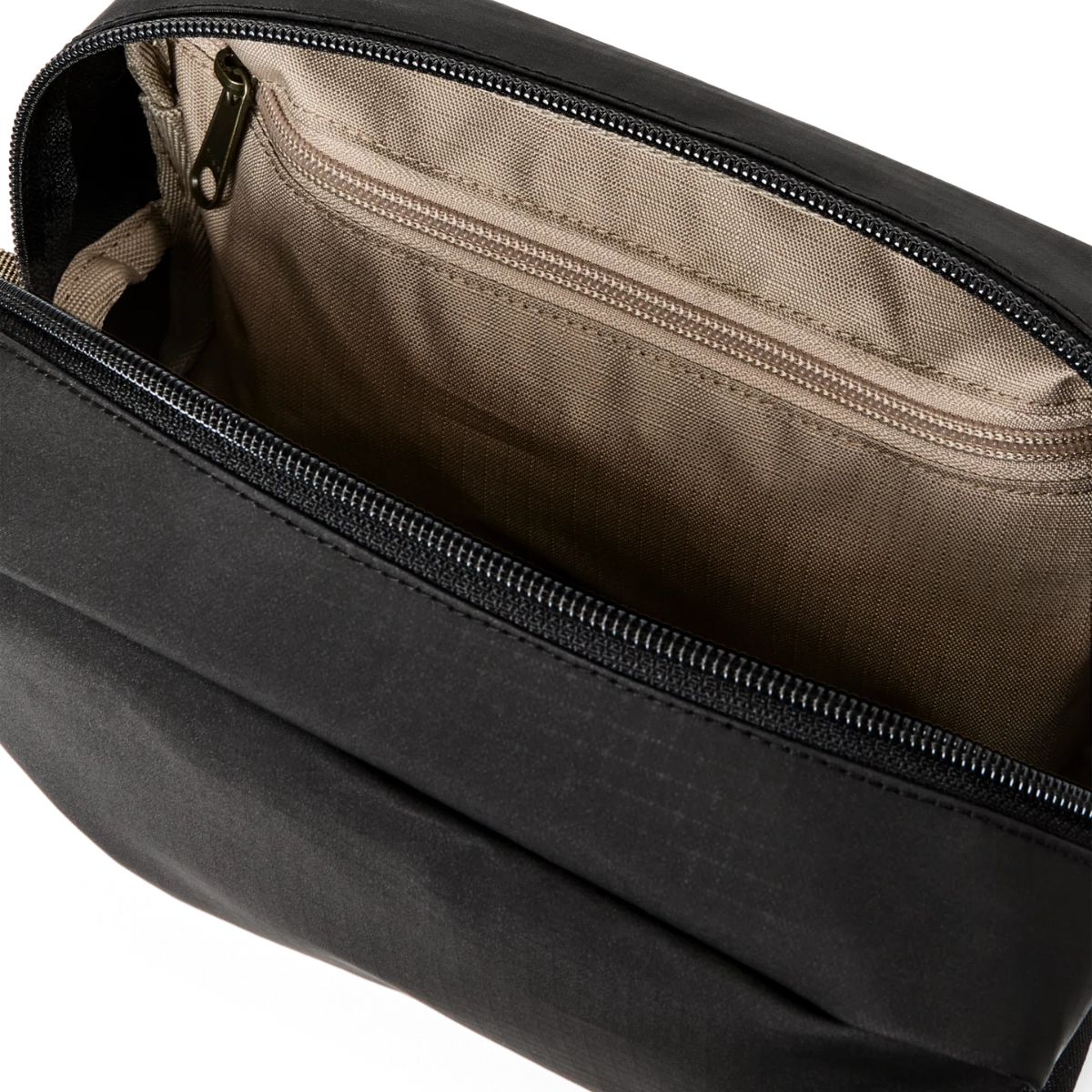 Filson All Weather Travel Pack in Black/Covert