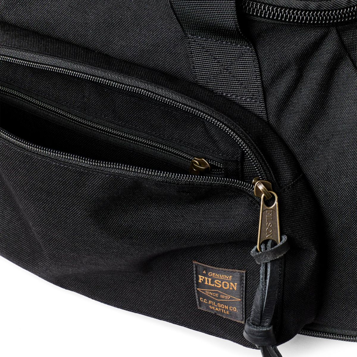 Filson Dryden Duffle Pack in Black