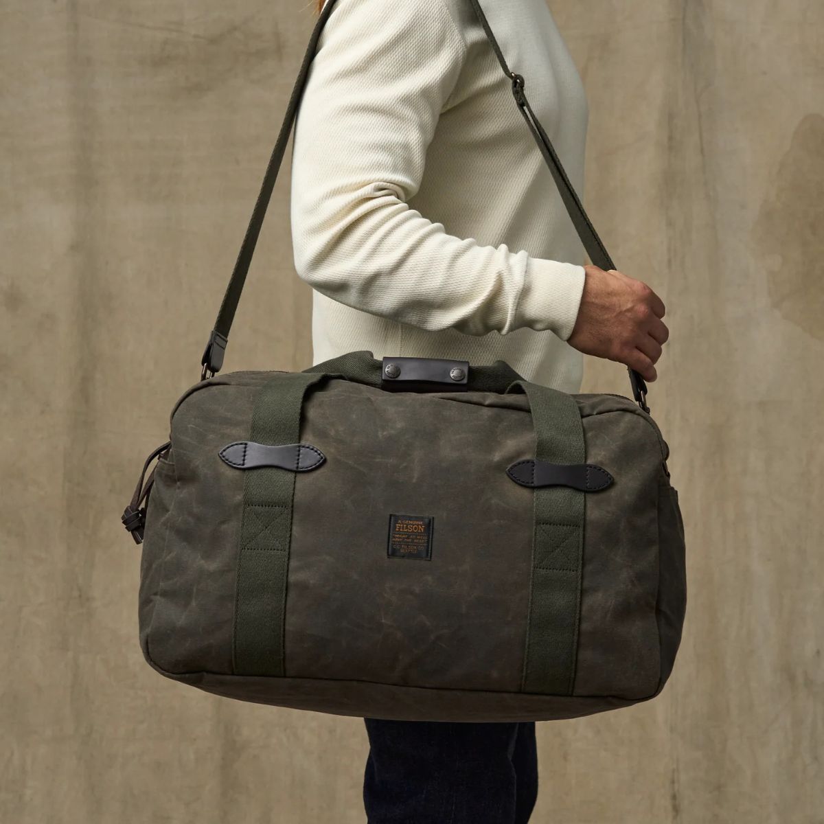 Filson Medium Tin Cloth Duffle Bag in Ottergreen