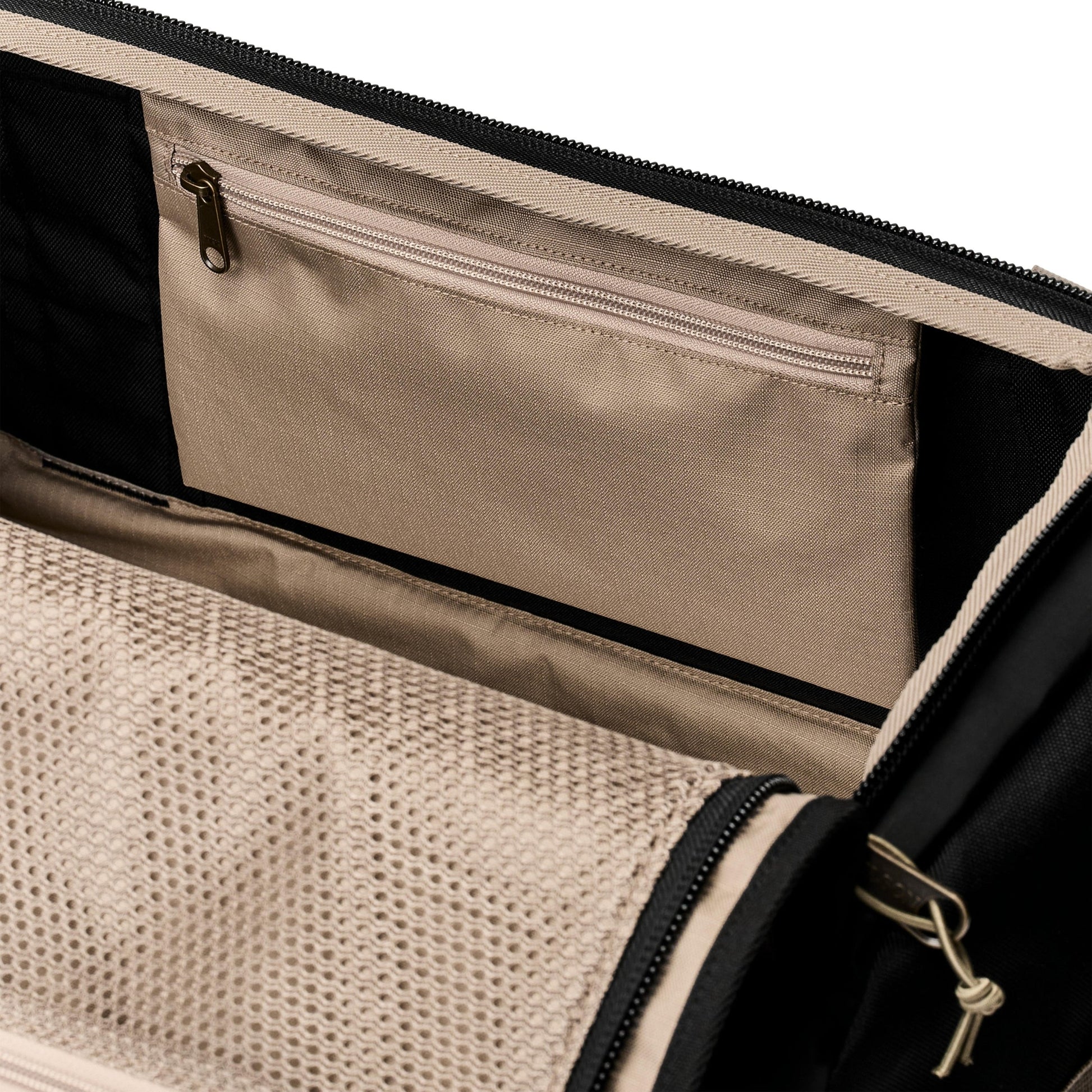 Filson Scout 50L Duffle Bag in Black
