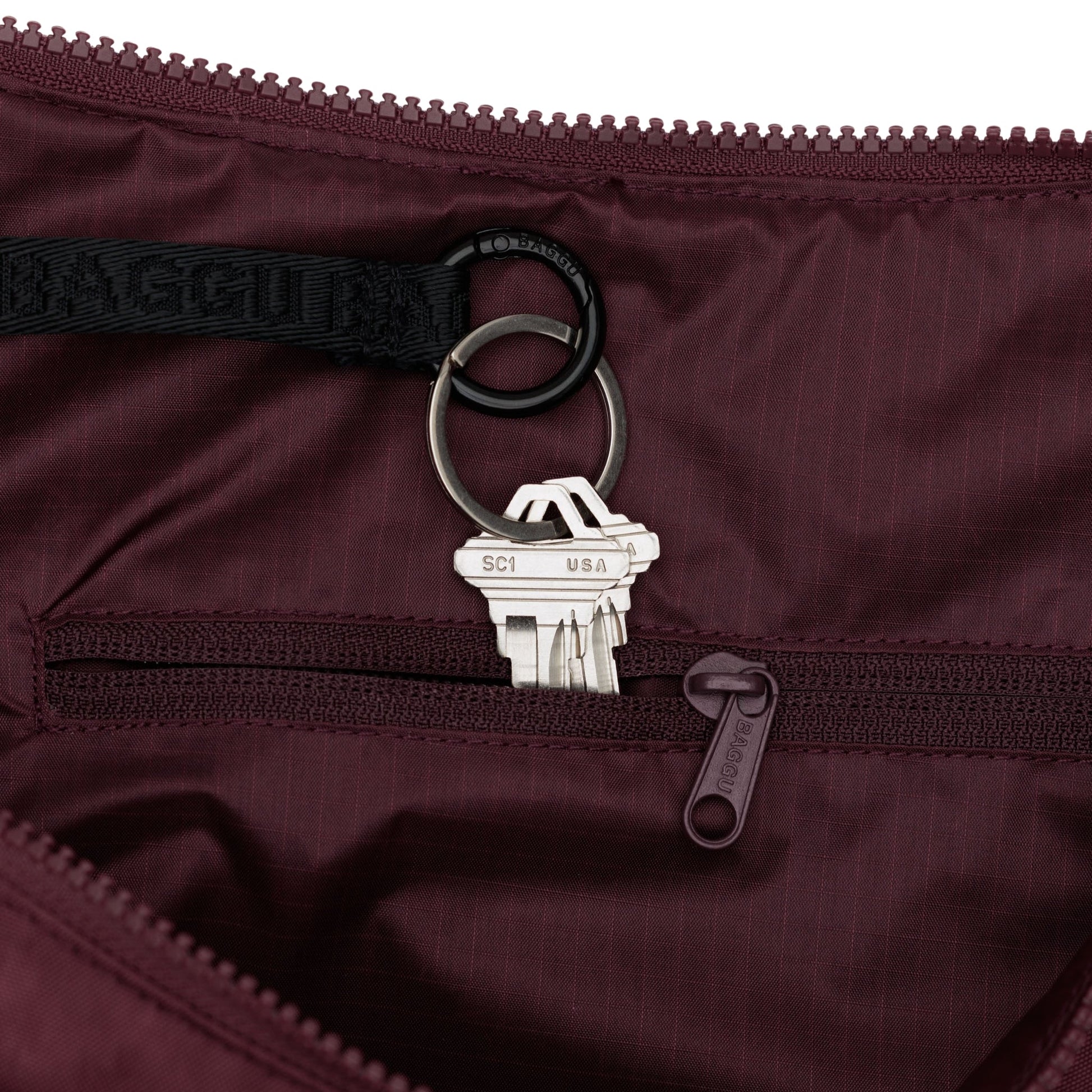 Baggu Large Nylon Crescent Bag in Mahogany