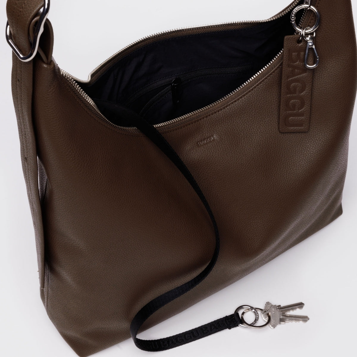 Baggu Recycled Leather Shoulder Bag in Brown