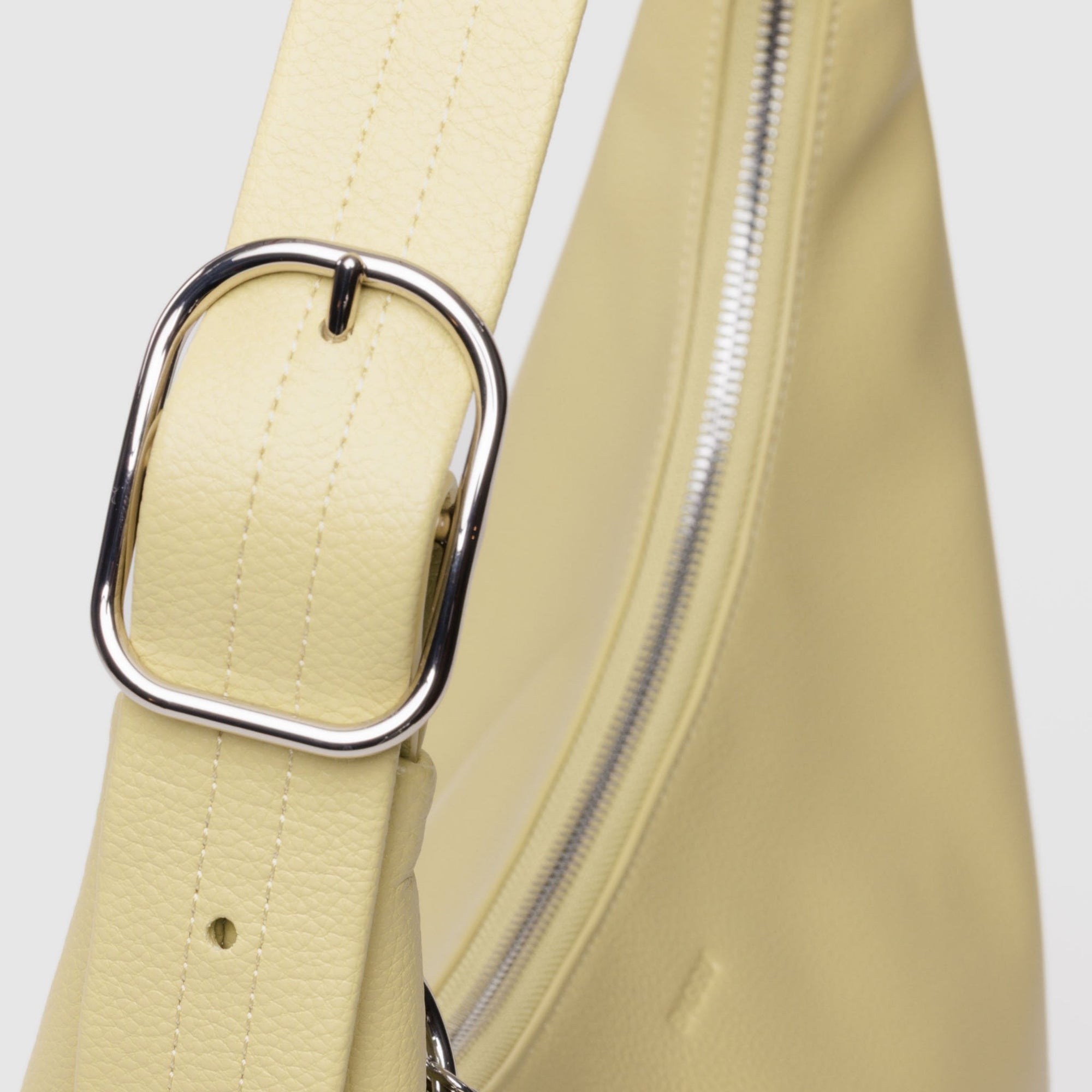 Baggu Recycled Leather Shoulder Bag in Straw