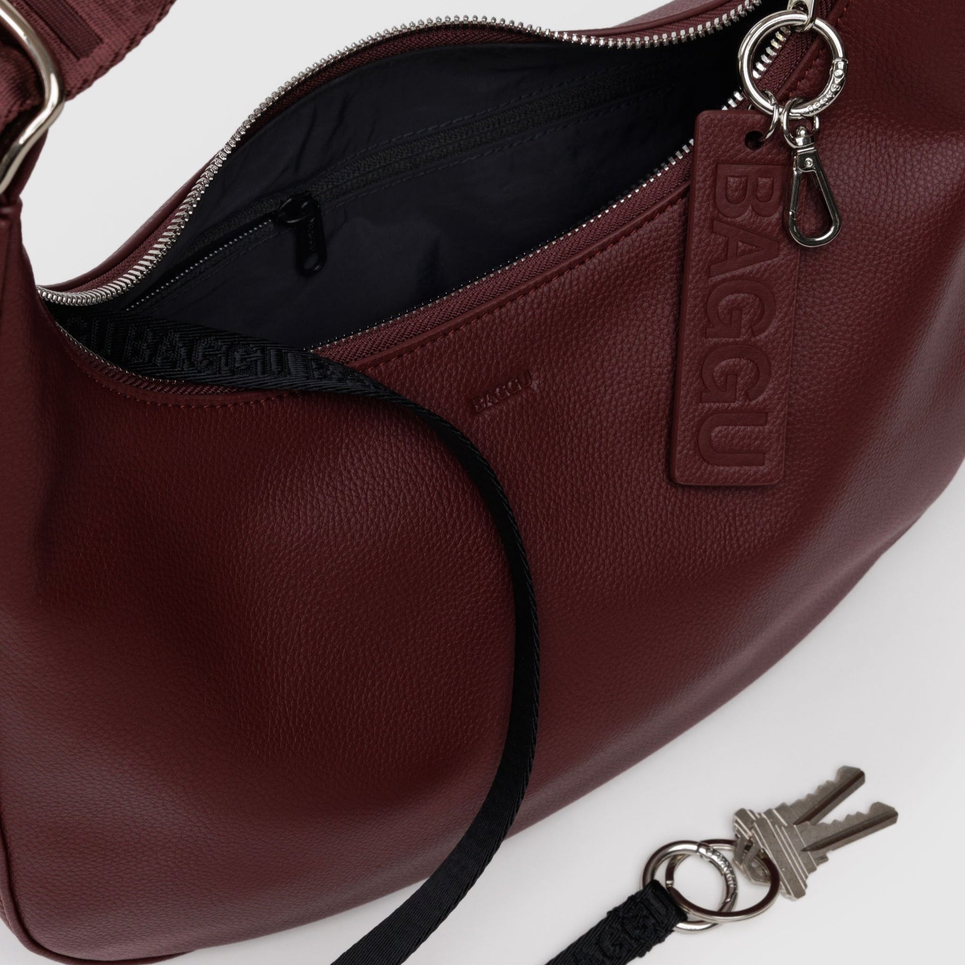 Baggu Medium Recycled Leather Crescent Bag in Mahogany