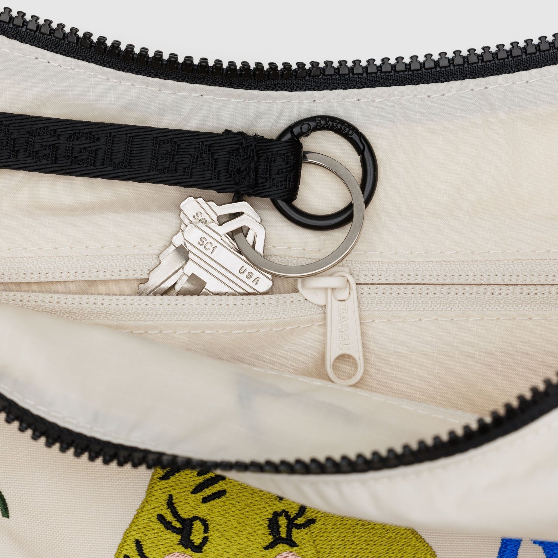 Baggu Medium Nylon Crescent Bag in Painted Prairie