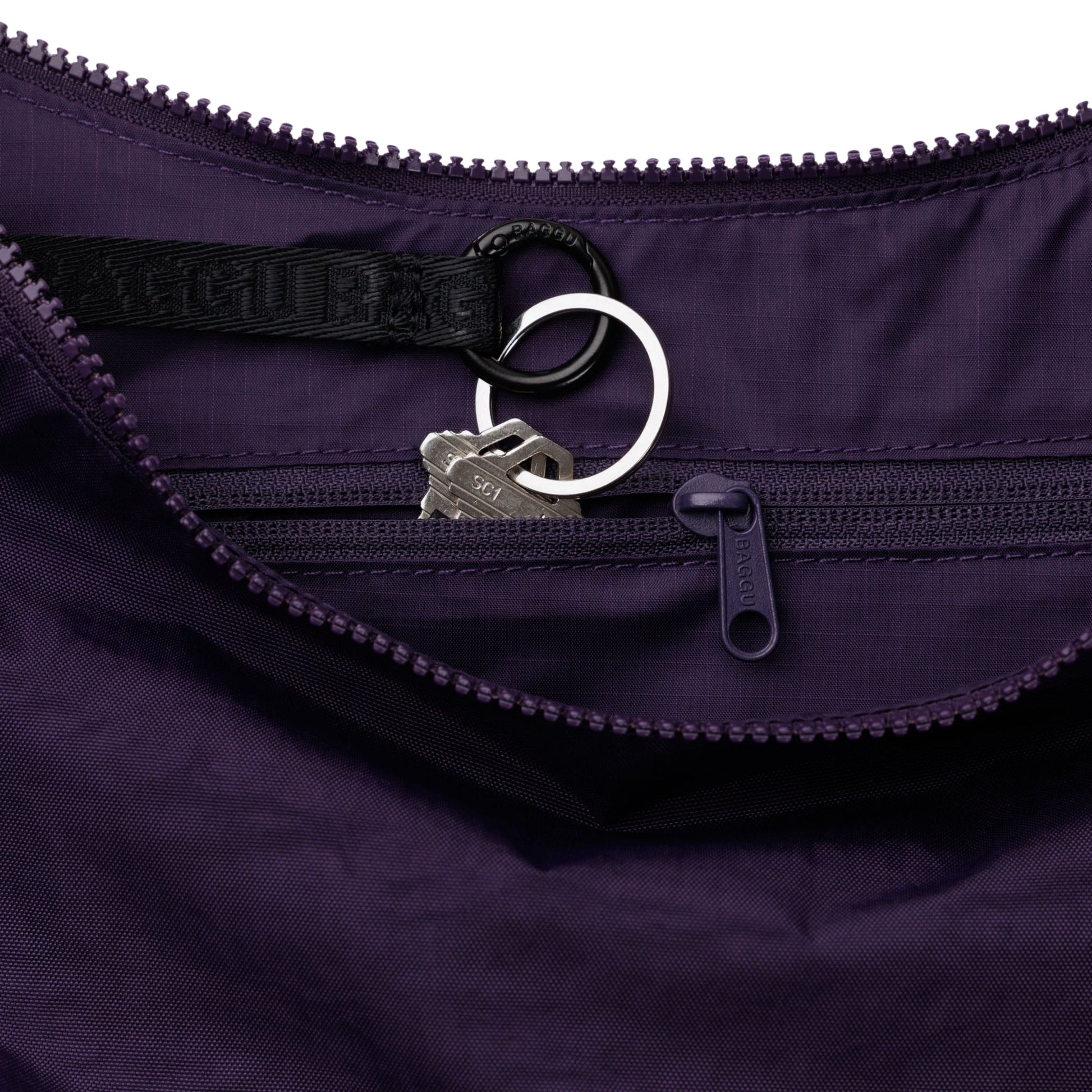 Baggu Medium Nylon Crescent Bag in Fig