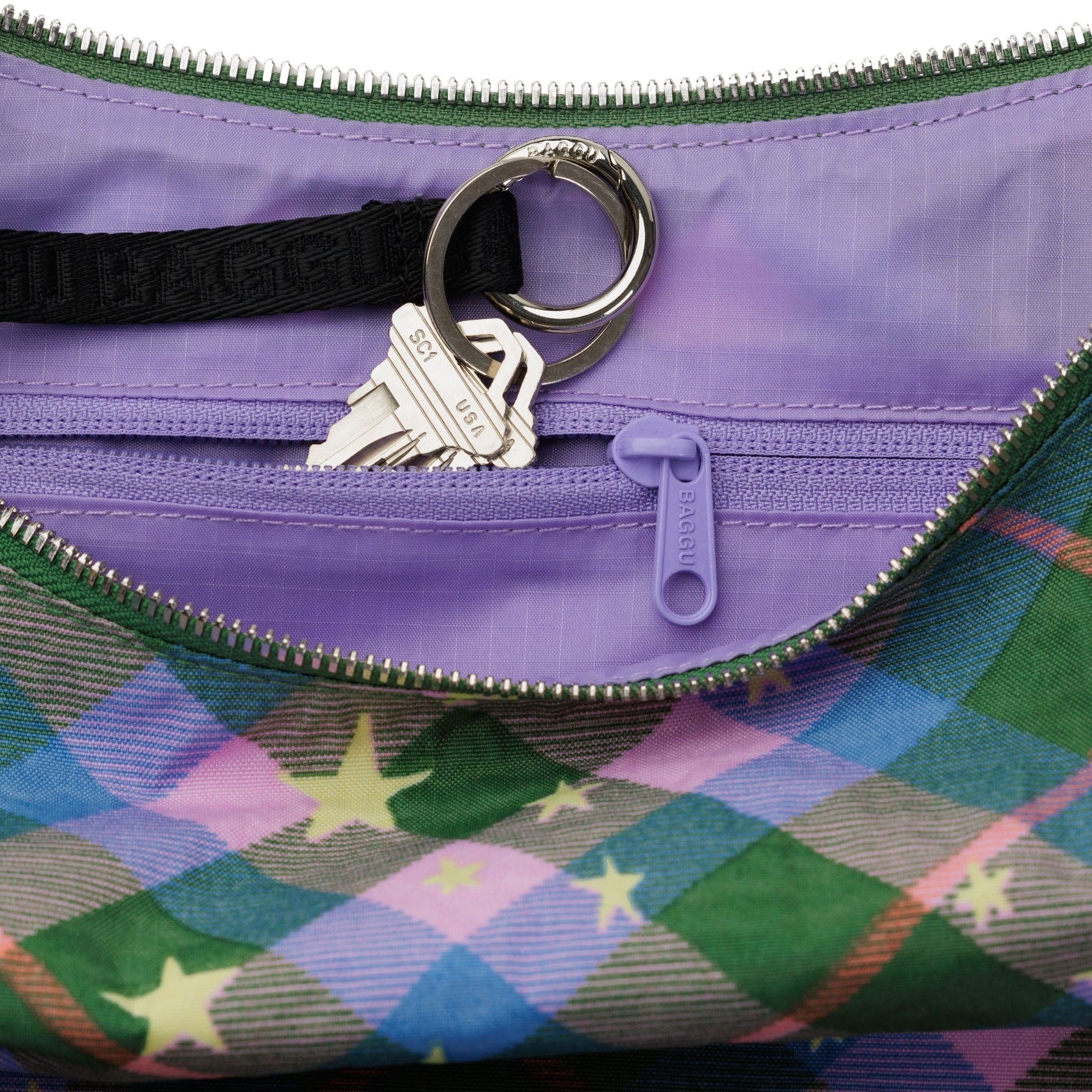 Baggu Medium Nylon Crescent Bag in Green Star Plaid