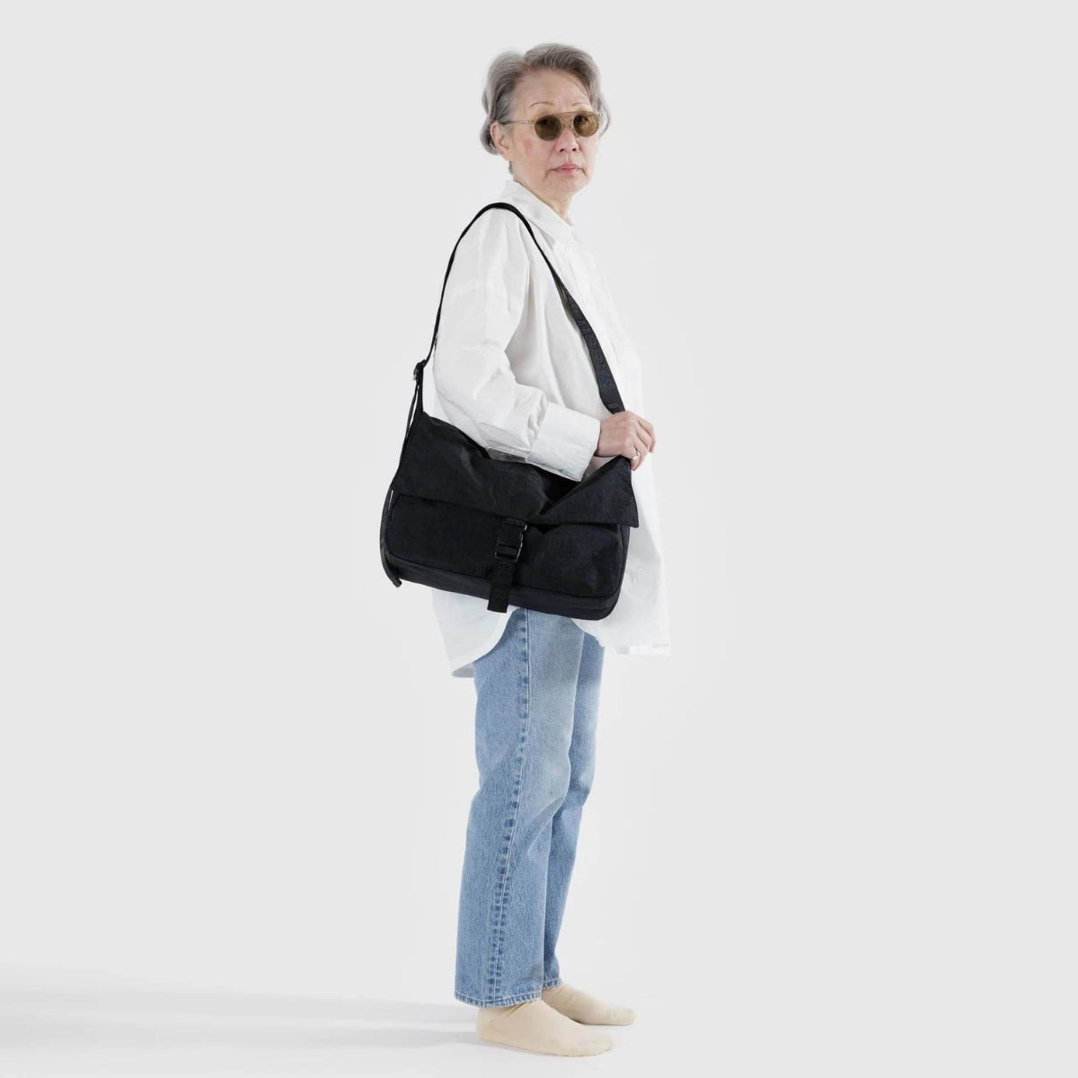 Baggu Nylon Messenger Bag in Black