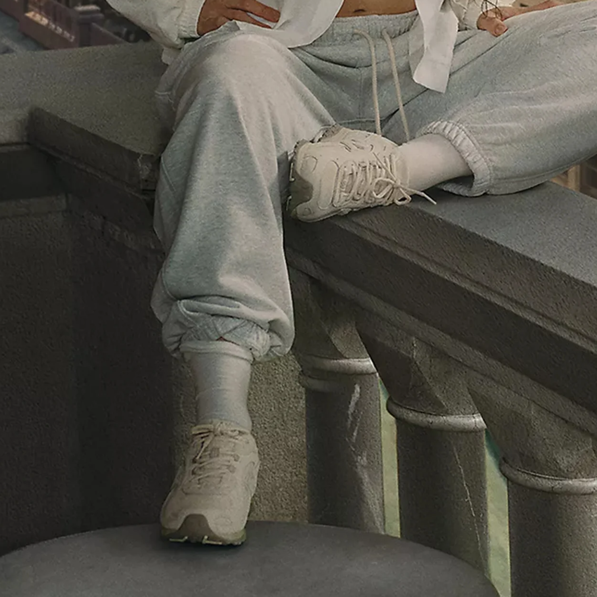 New Balance Women's 204L in Timberwolf with Linen