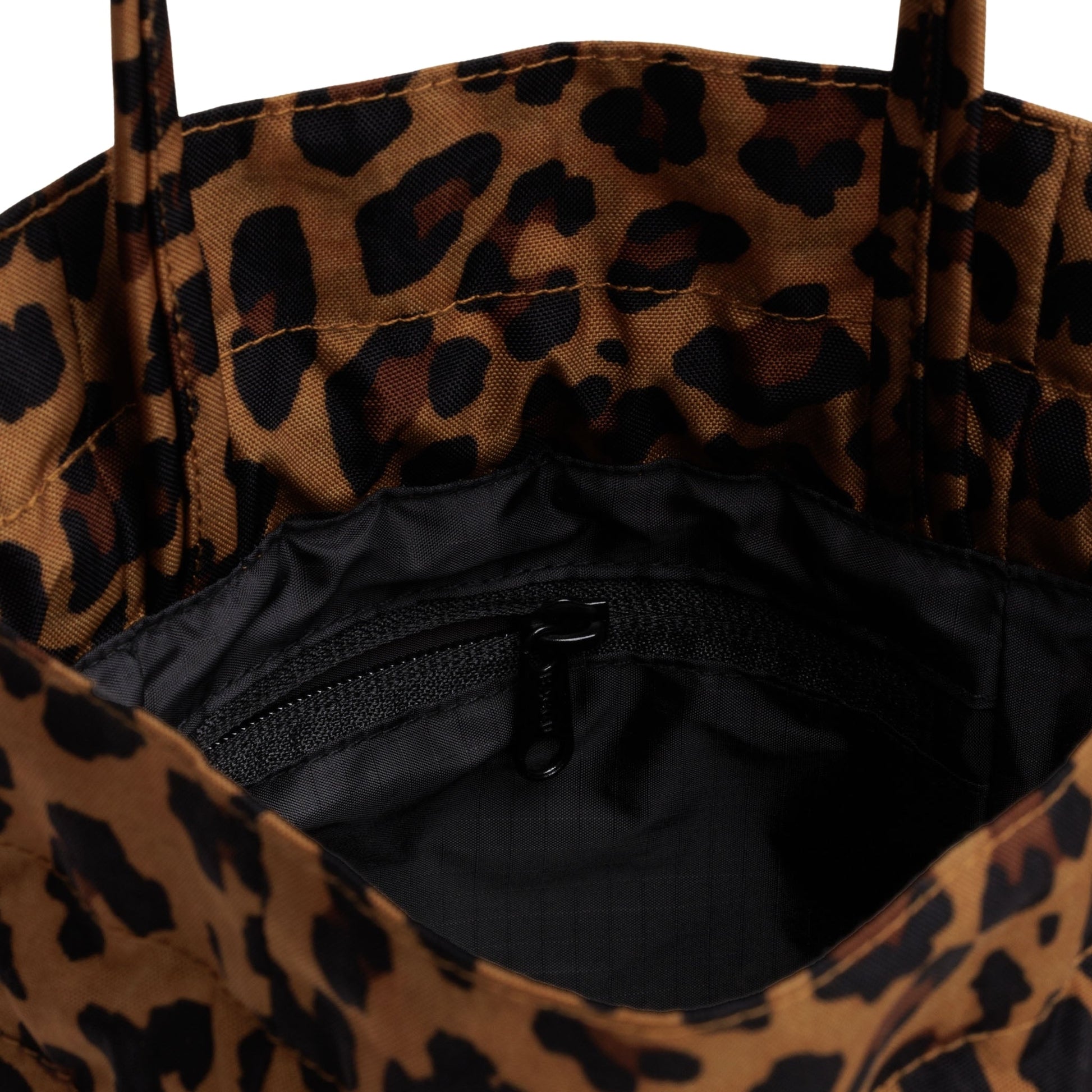 Baggu Nylon Drawstring Bag in Leopard