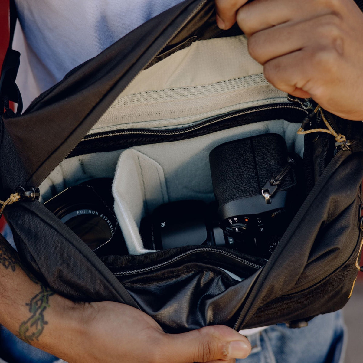 Peak Design Outdoor Sling 7L in Black
