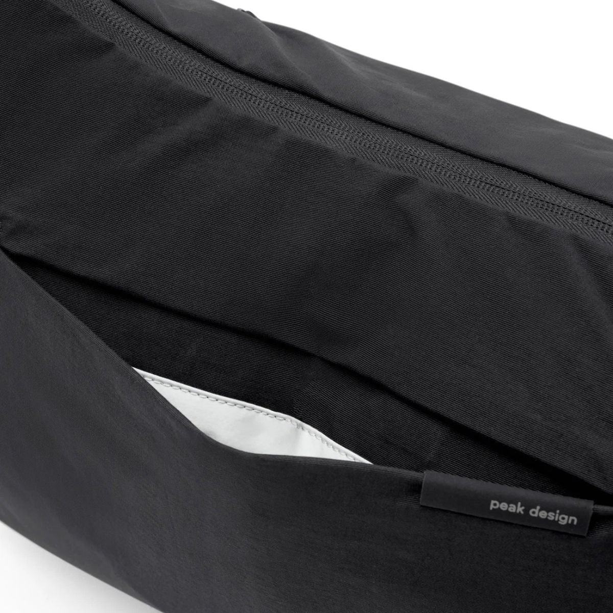 Peak Design City Crescent 12L in Black