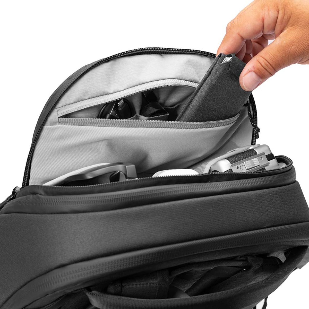 Peak Design Travel Backpack 30L in Black