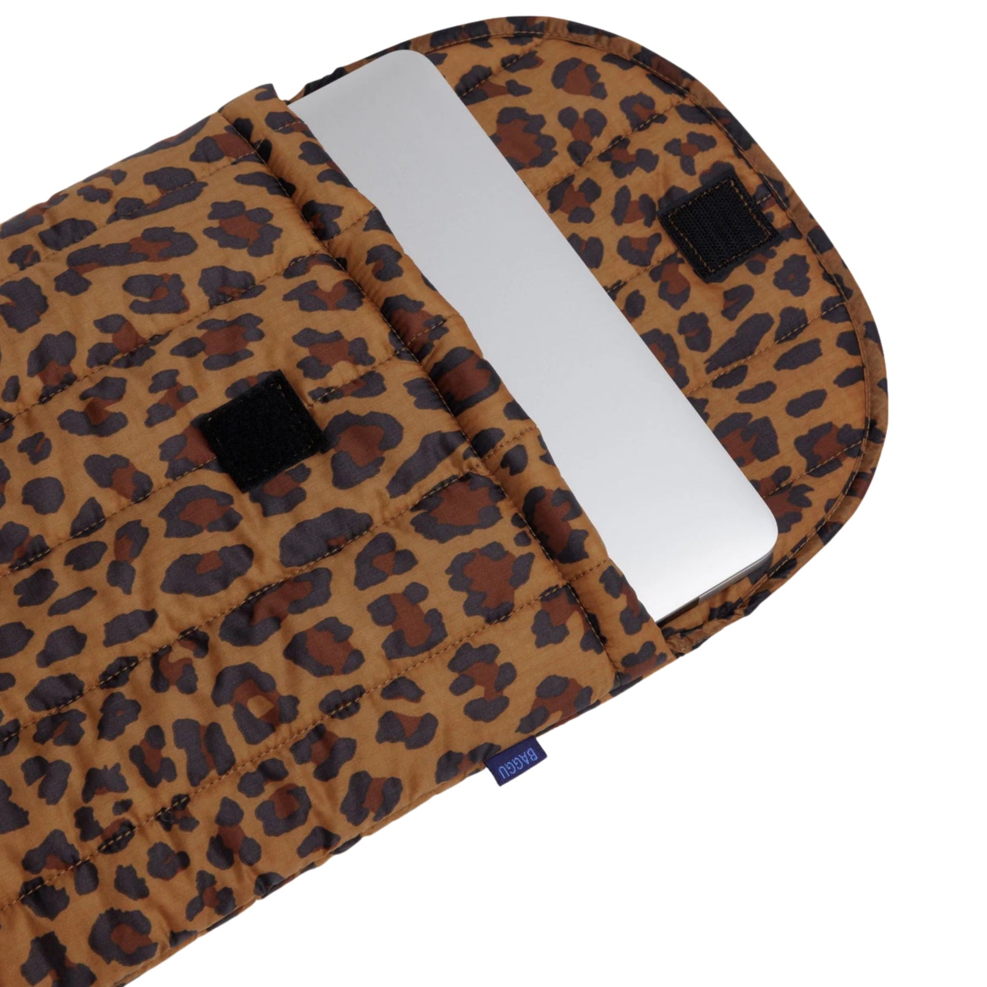 Baggu Puffy Laptop Sleeve 16" in Leopard