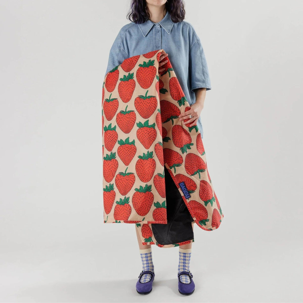 Baggu Puffy Picnic Blanket in Strawberry