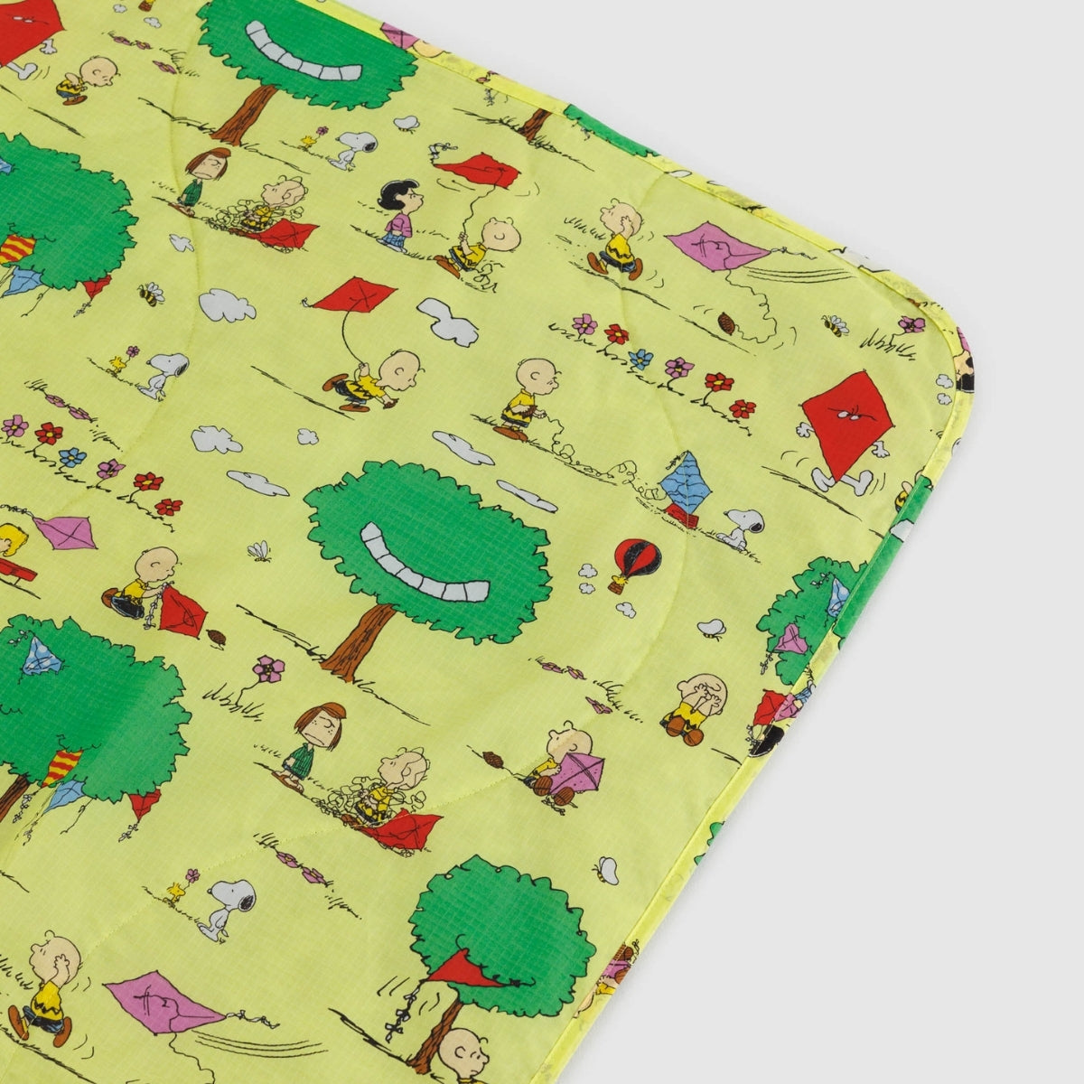 Baggu Puffy Picnic Blanket in Kite Eating Tree