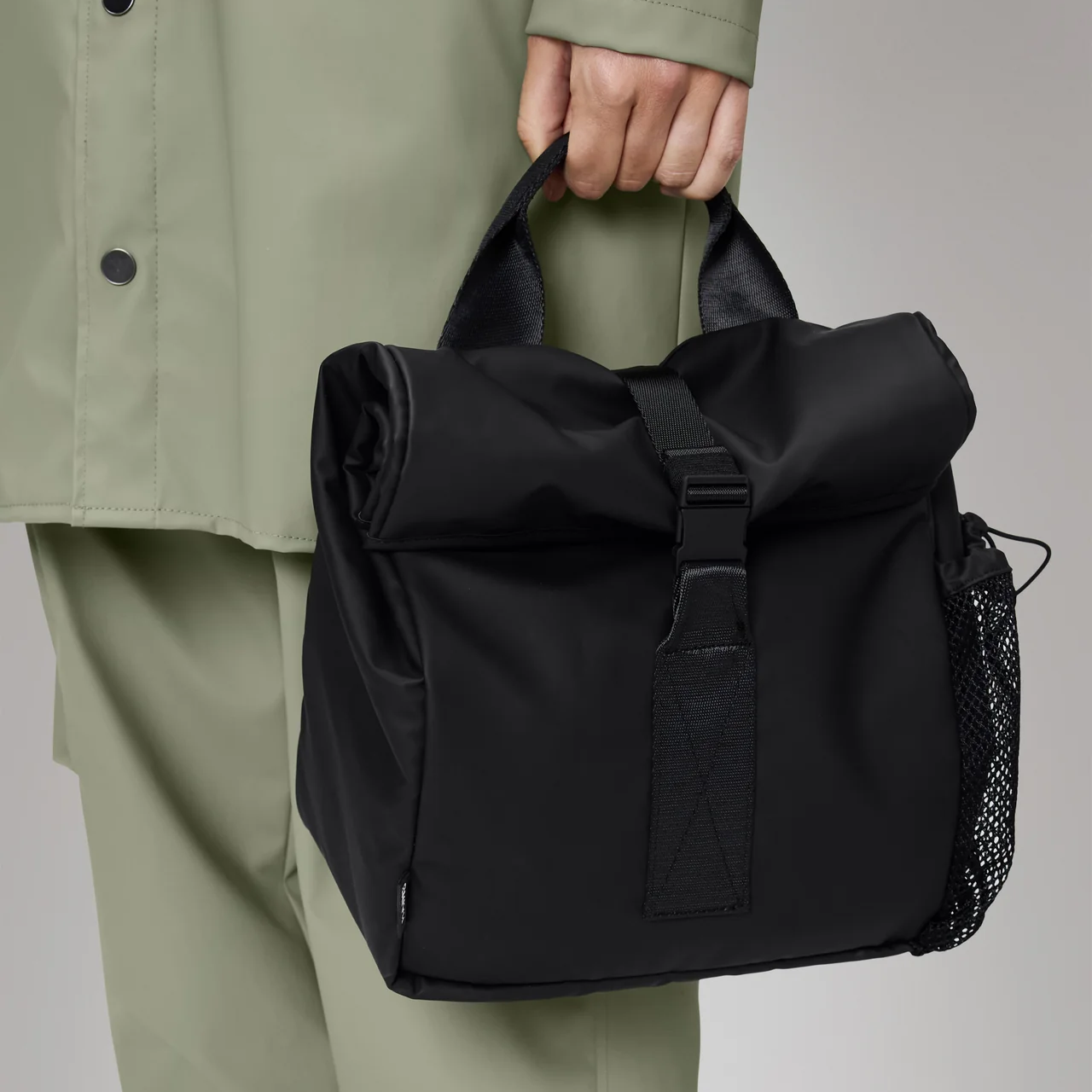 Rains Lunch Bag Large in Black