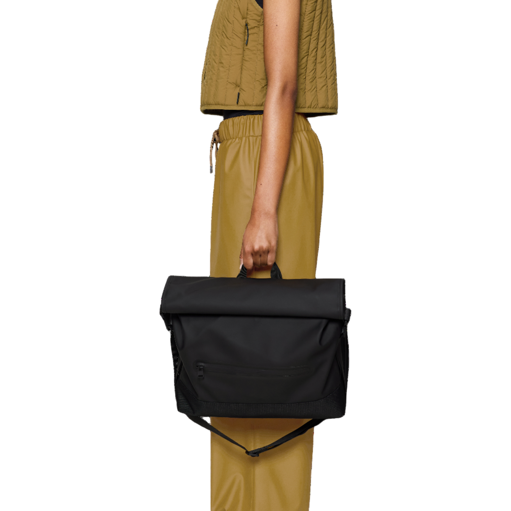 Rains Trail Rolltop Messenger Bag in Black