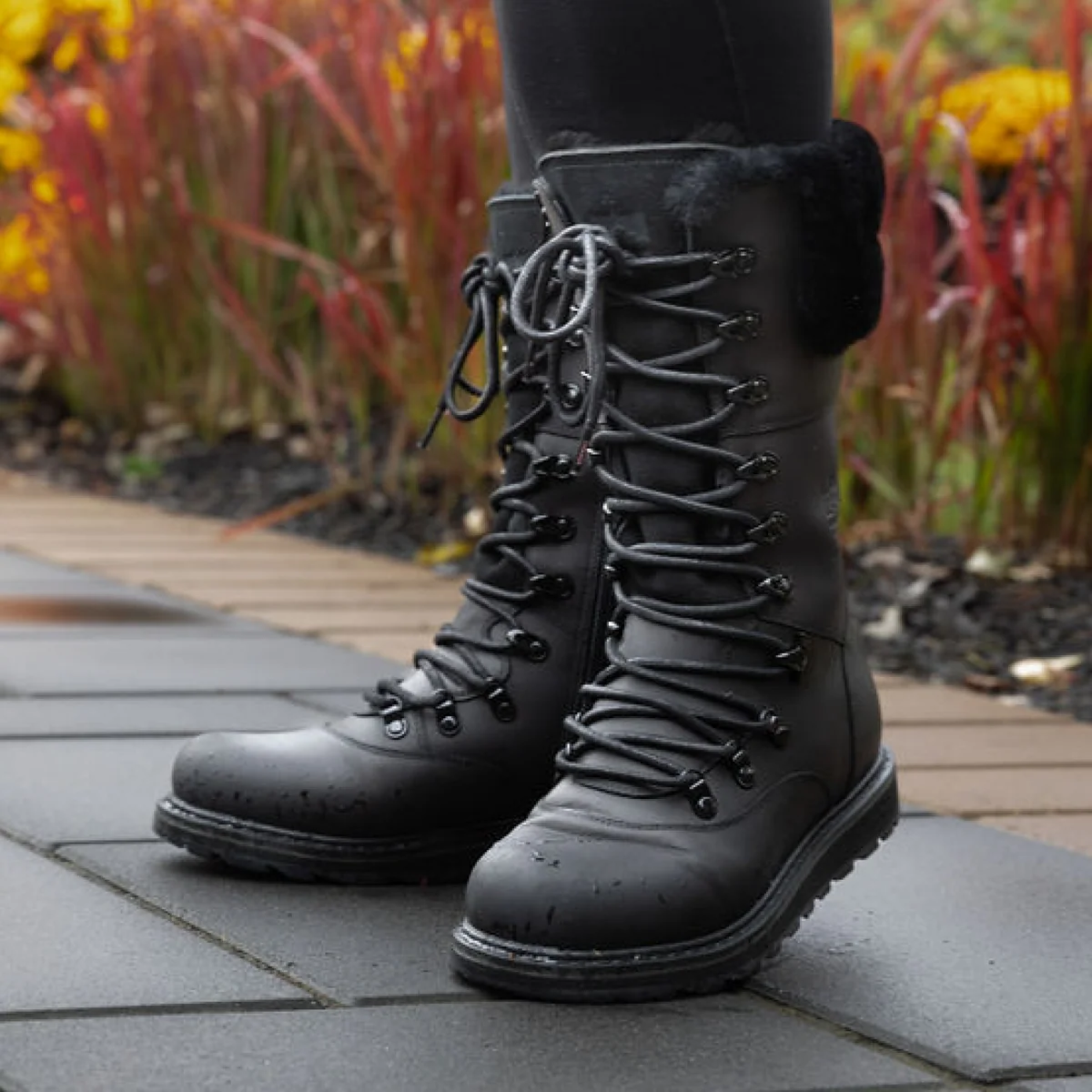 Royal Canadian Women's Castlegar in All Black