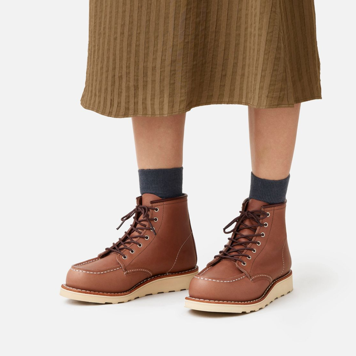 Red Wing Women's Classic Moc 3426 in Mocha Oro-iginal Leather