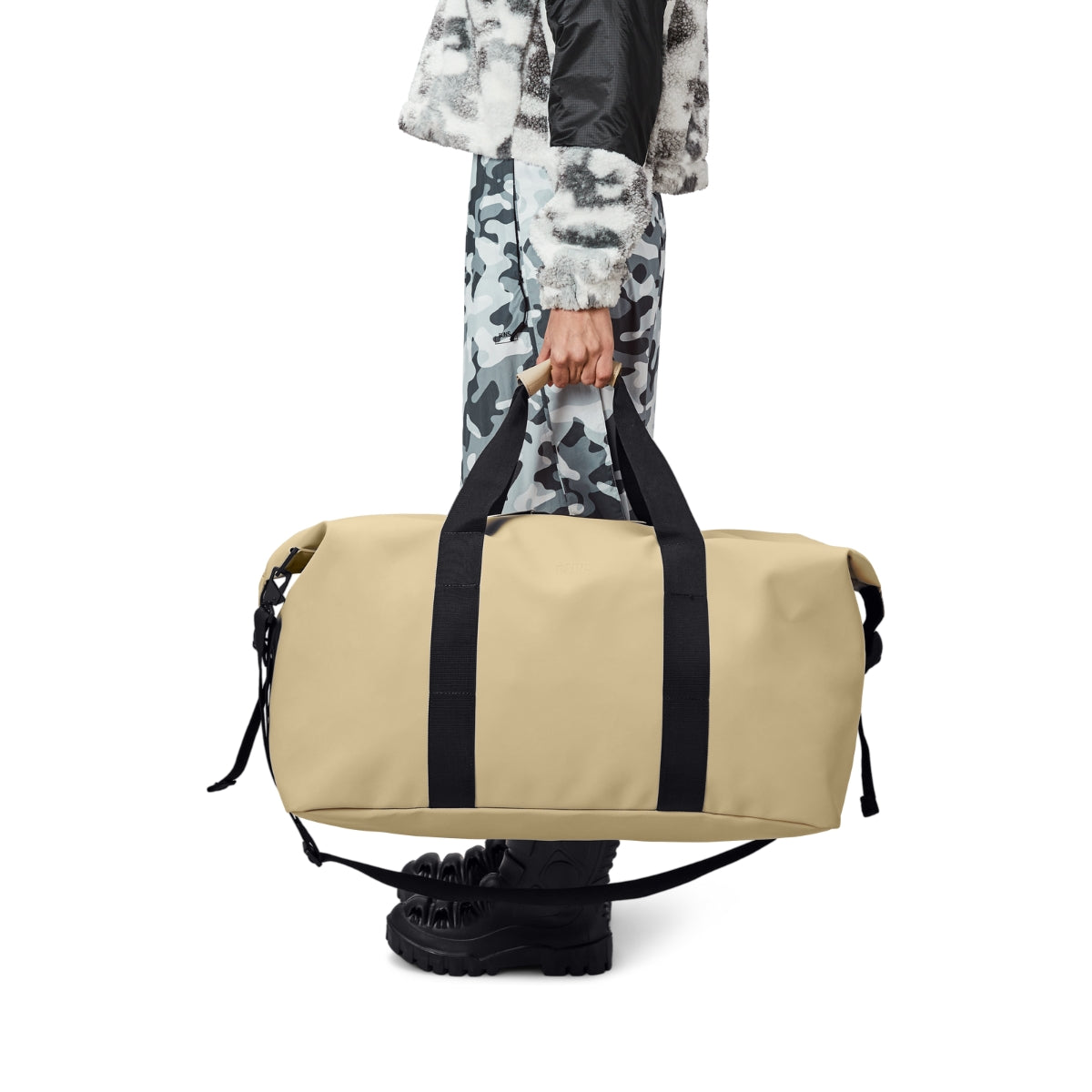 Rains Hilo Weekend Bag Large in Sand