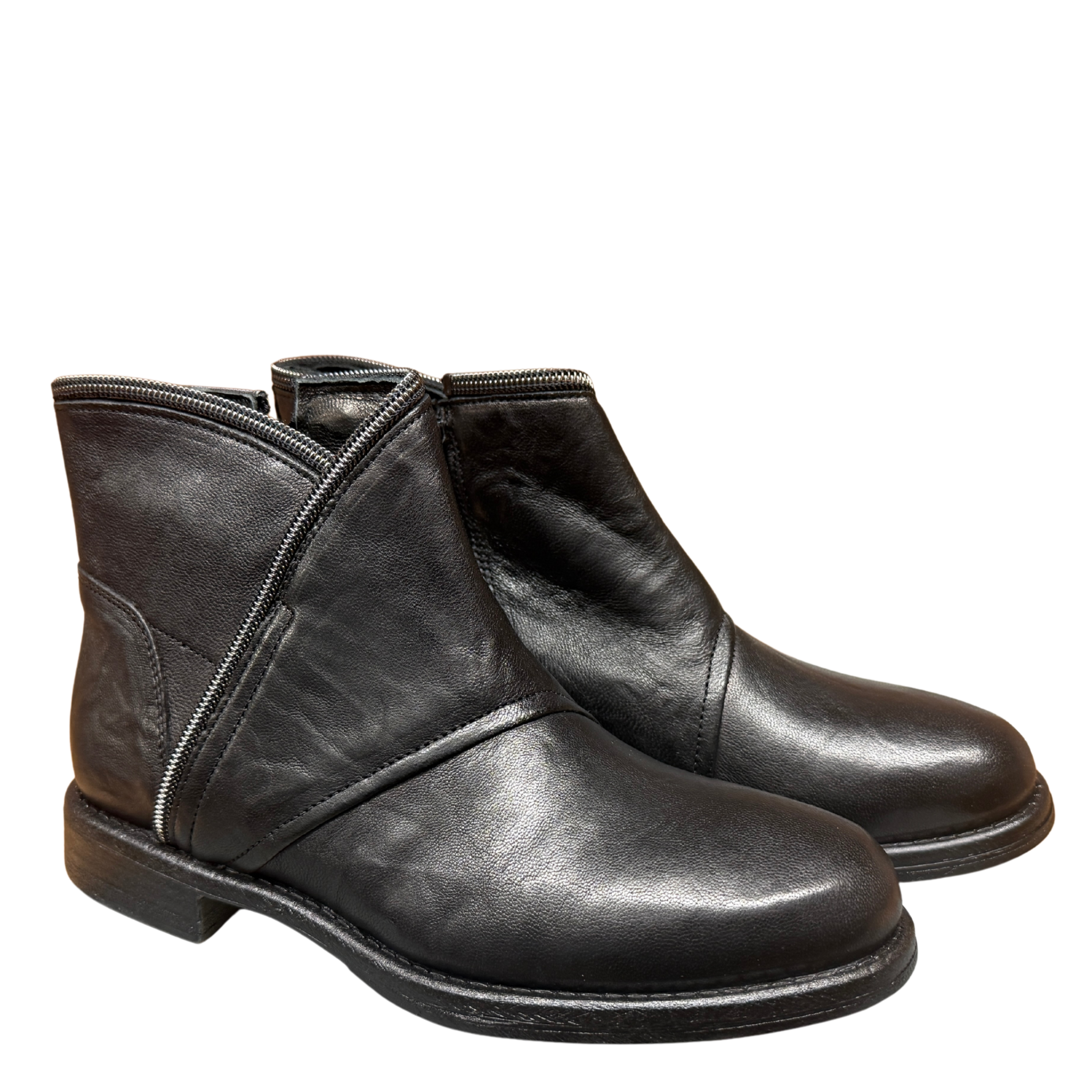 Getoutside Women's Ankle Boot in Black Leather